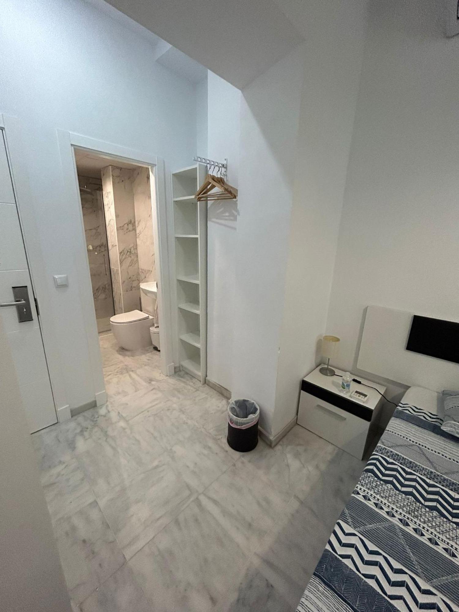 Twin Room Private Bathroom