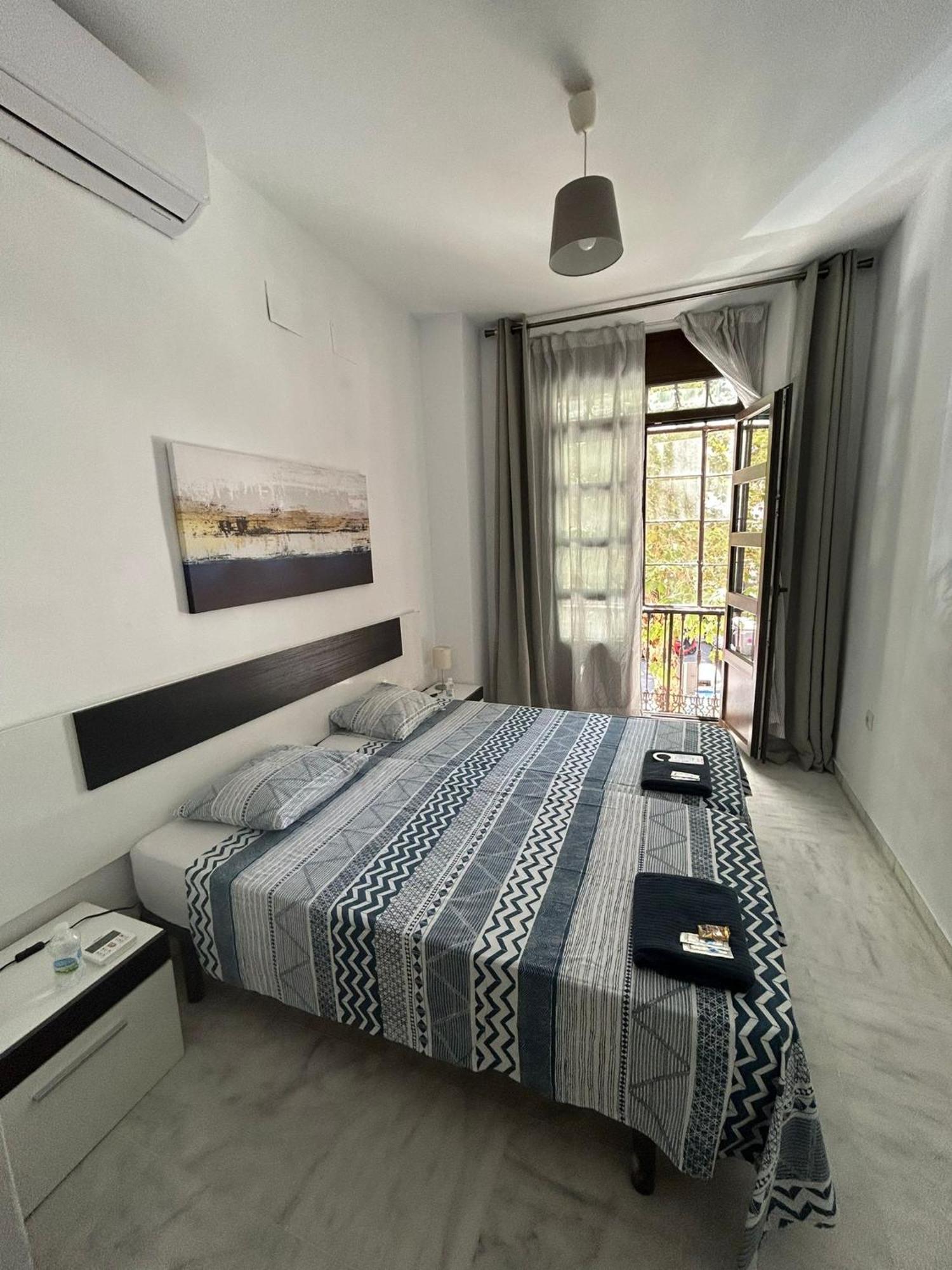 Twin Room Private Bathroom