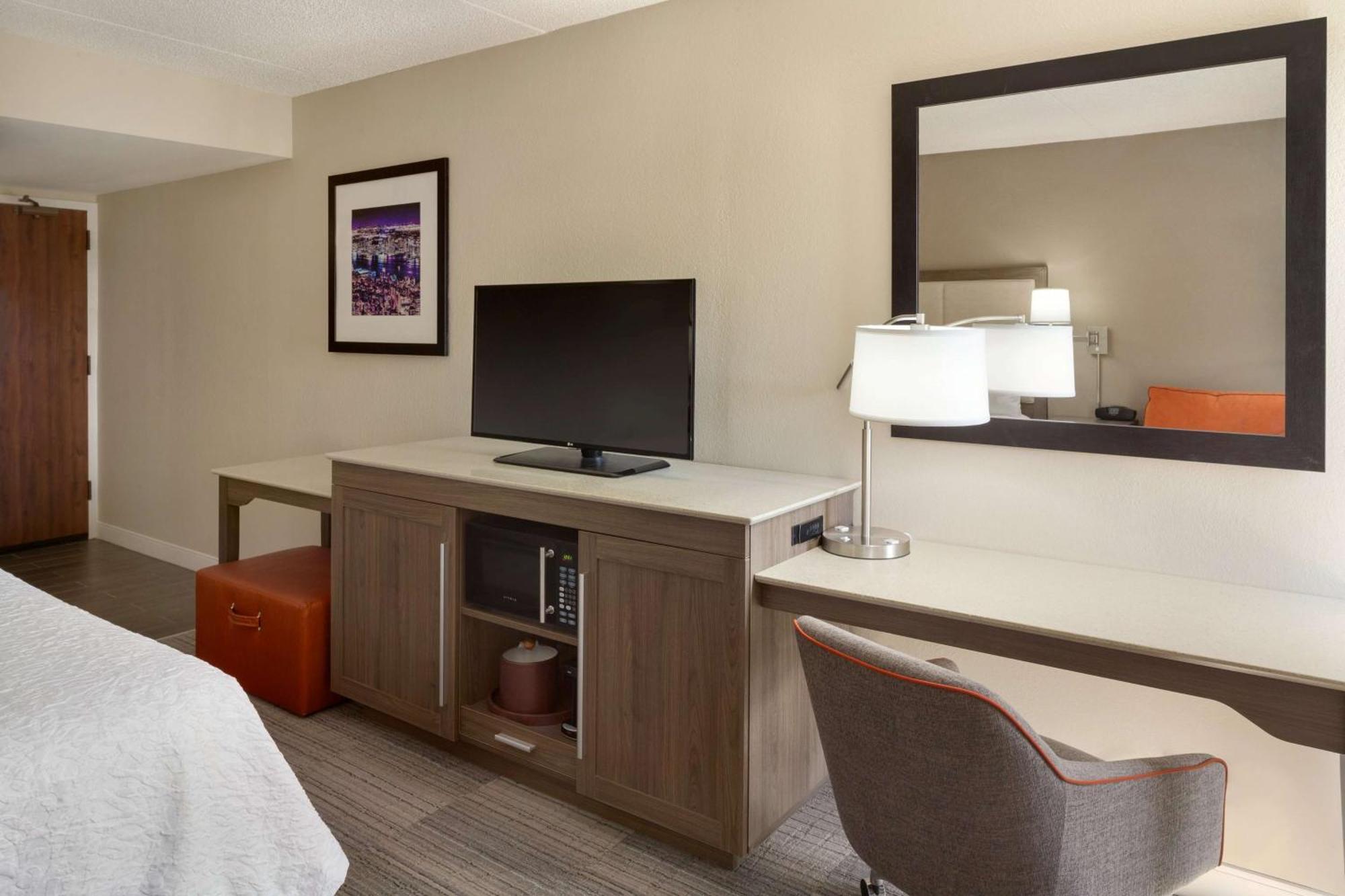 Chambre Lit King-Size avec Douche - Non-Fumeurs
