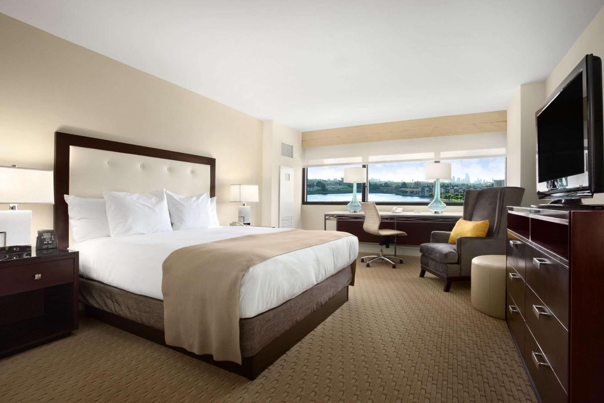 King Room Lagoon View