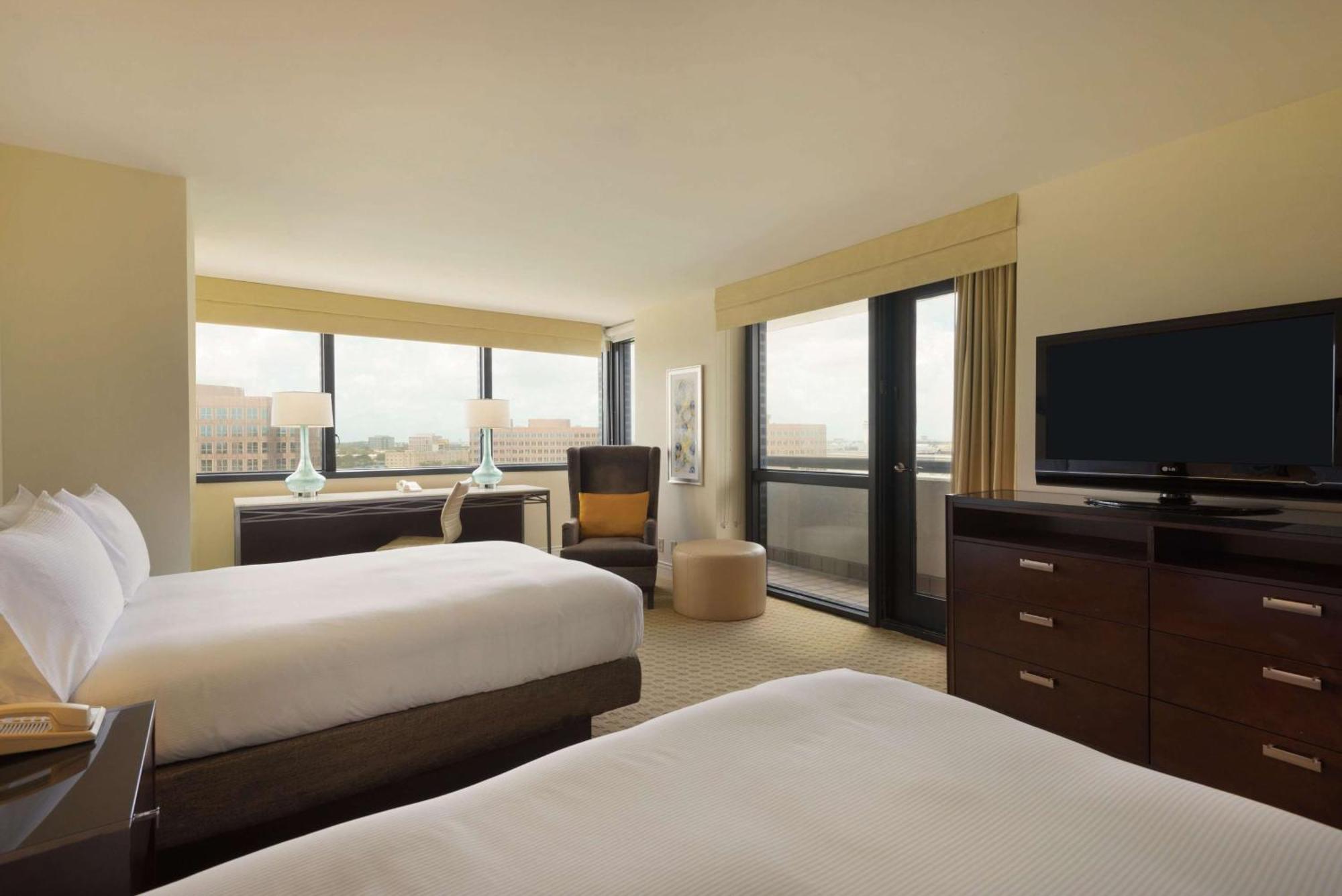 Queen Room Two Queen Beds Lagoon View
