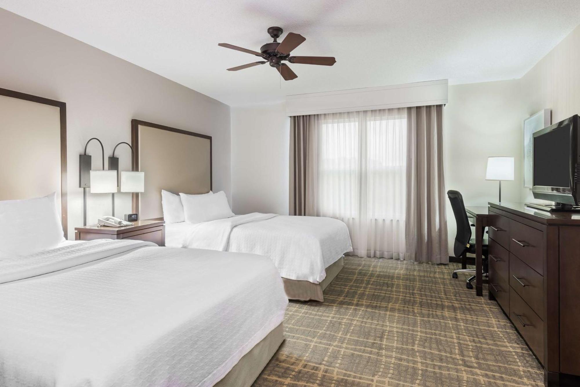One-Bedroom Suite Two Double Beds Non-Smoking