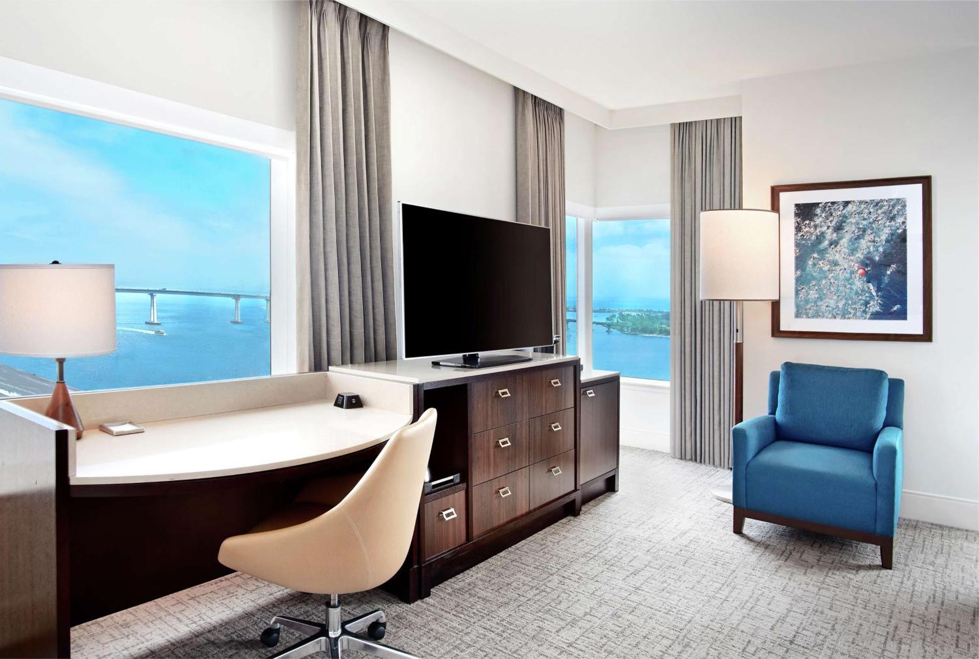 Premium Corner Queen Room with Two Queen Beds,1552289929:JPEG