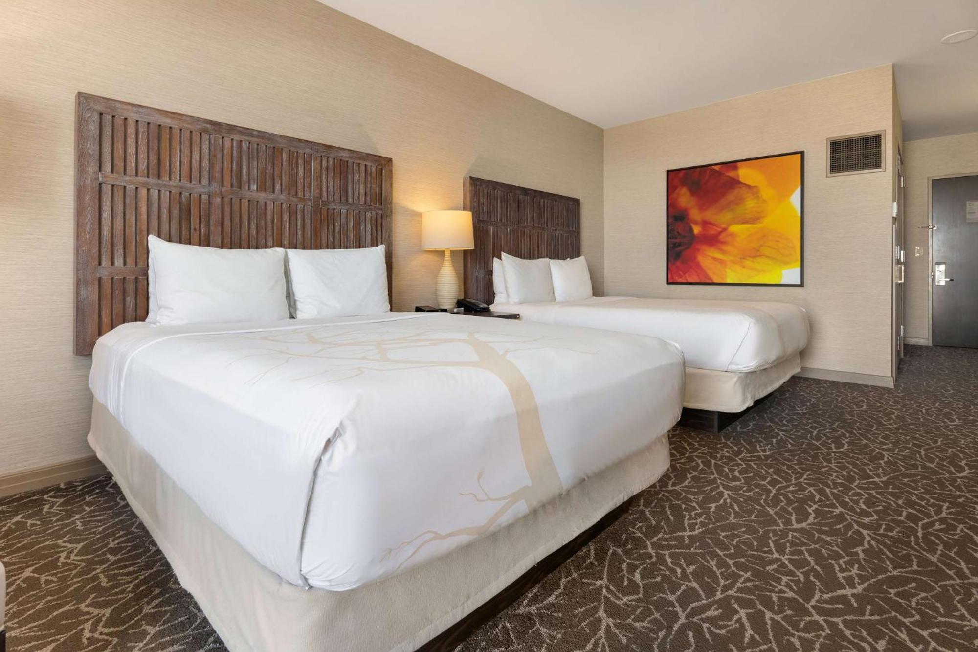 Queen Room Two Queen Beds Mobility Accessible Bathtub