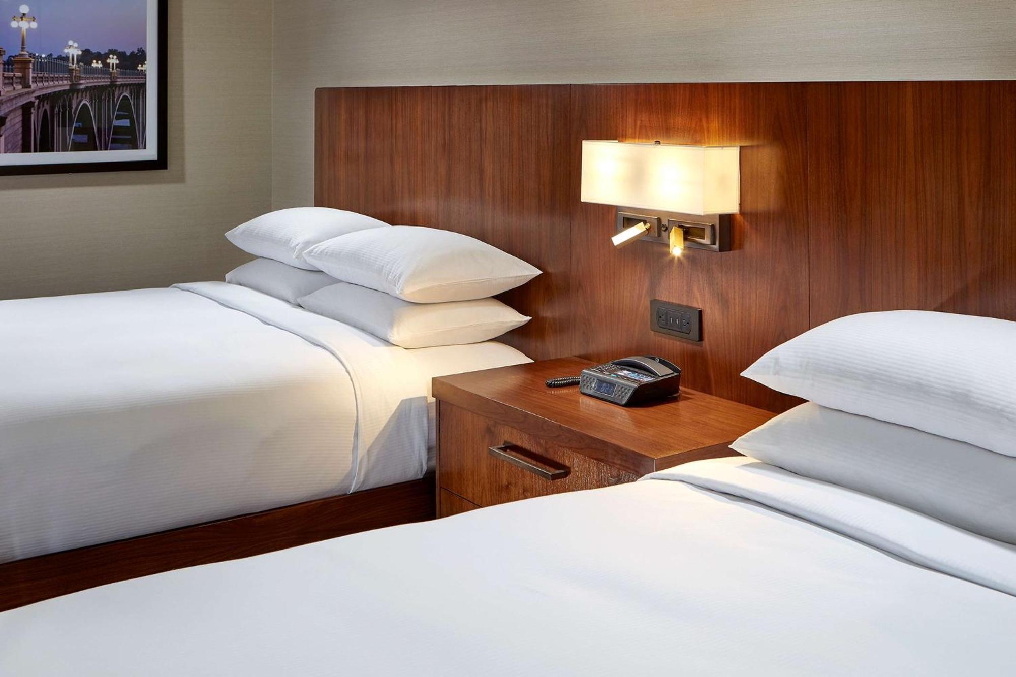 Zimmer mit 2 Queensize-Betten