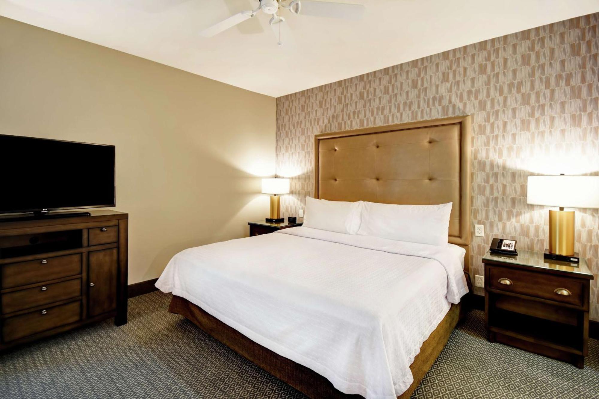 King Studio Suite Hearing Access or Non-Smoking
