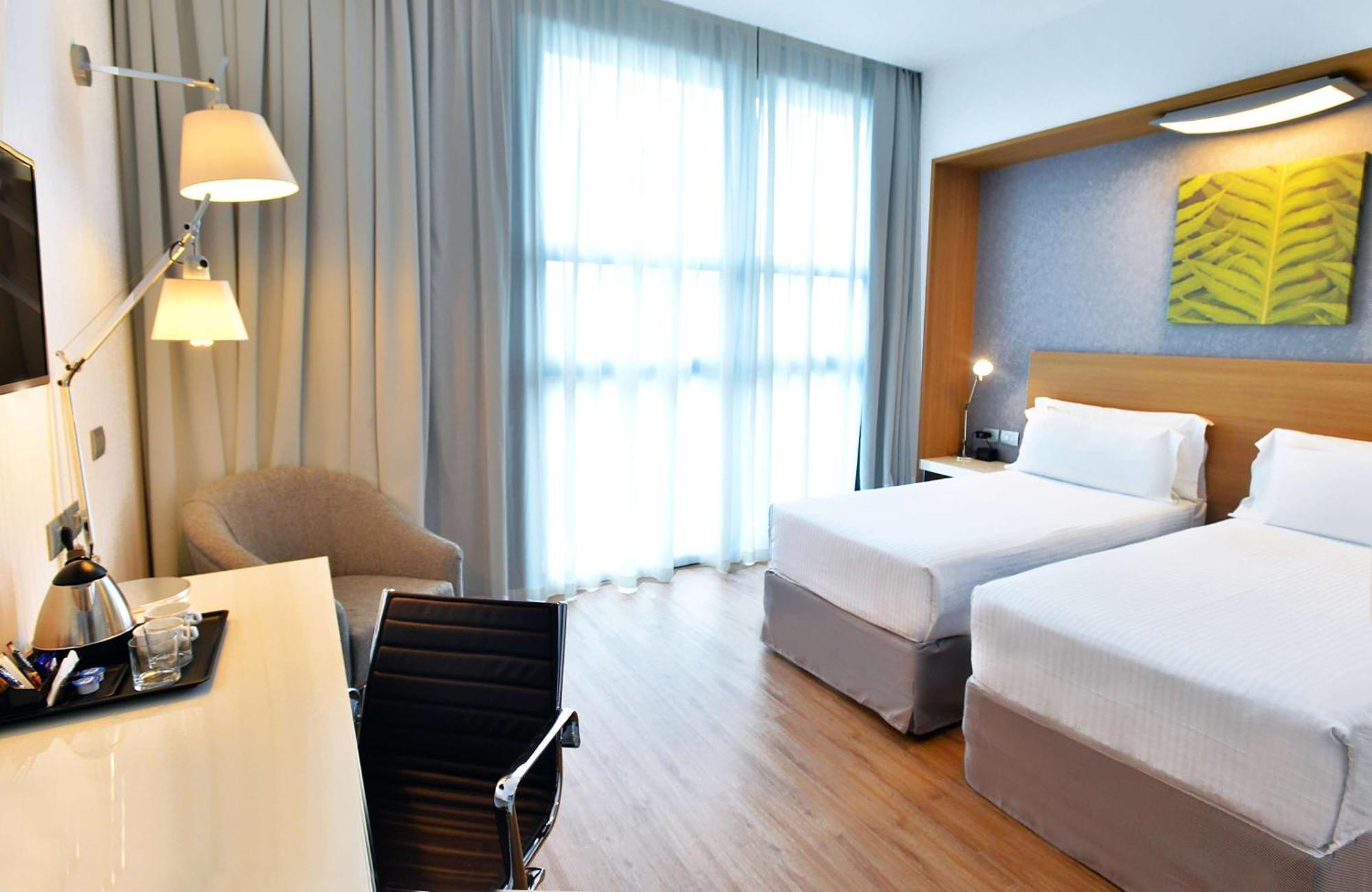 Twin Room Mobility Access