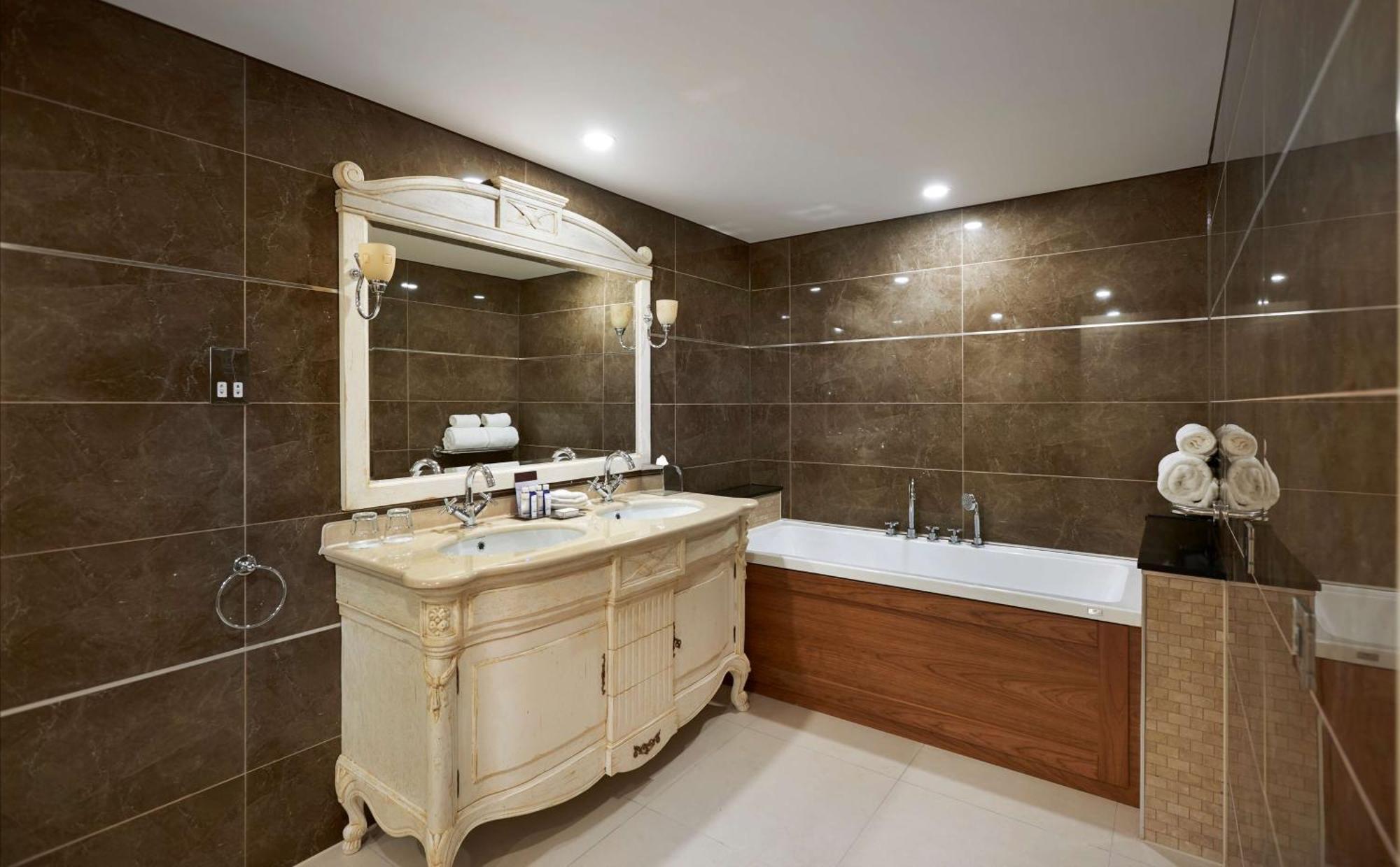 King Guest Room