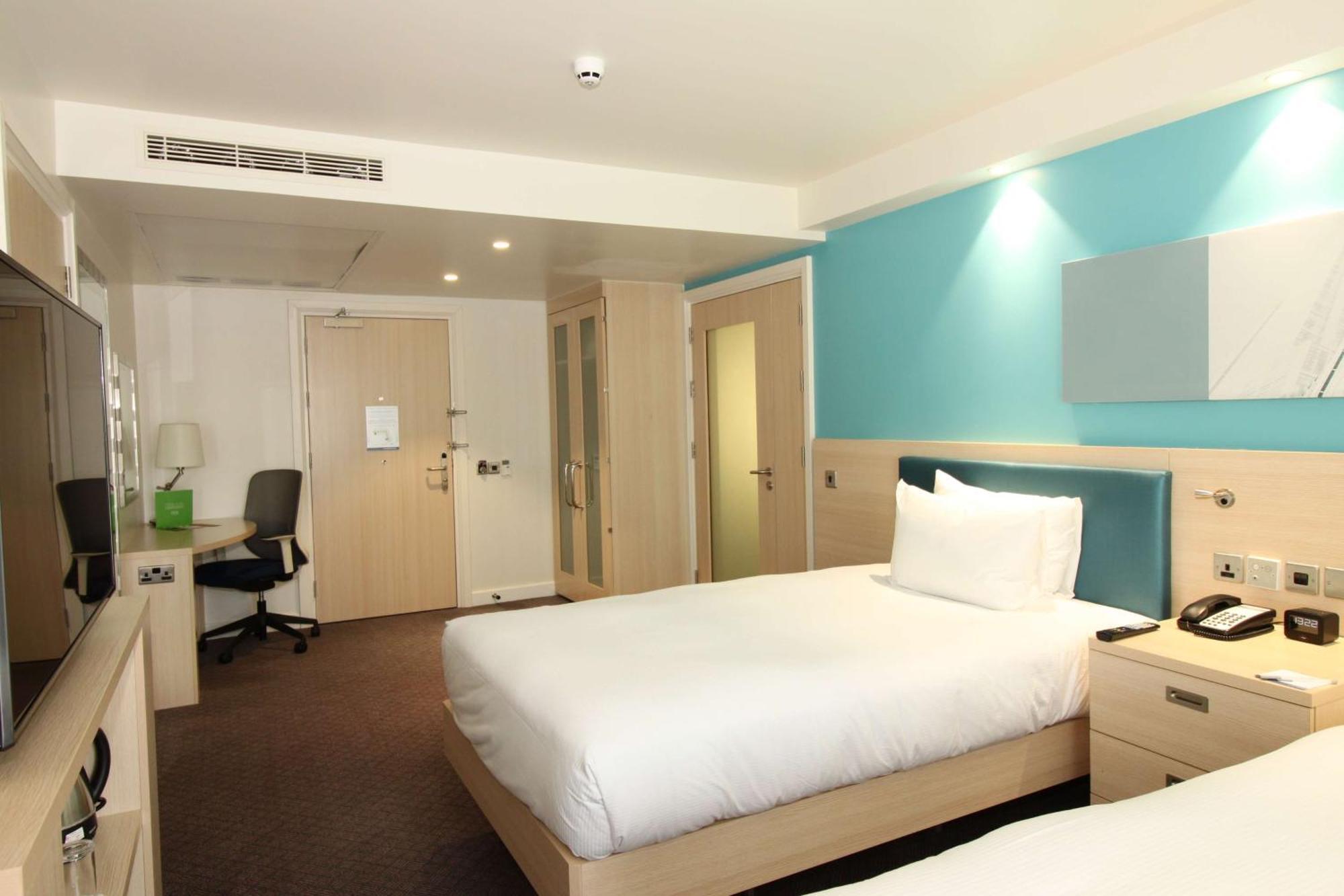 Twin Room Mobility Access