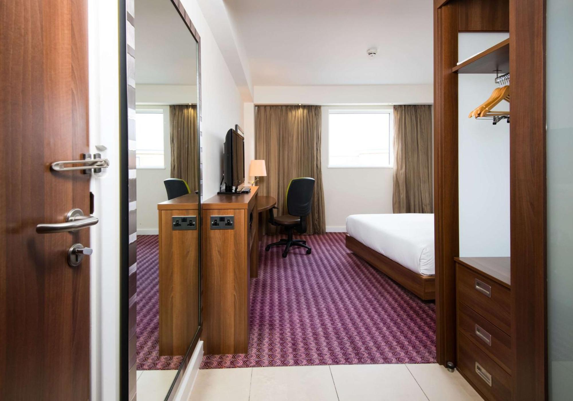 Queen Room - Accessible,1552608589:JPEG