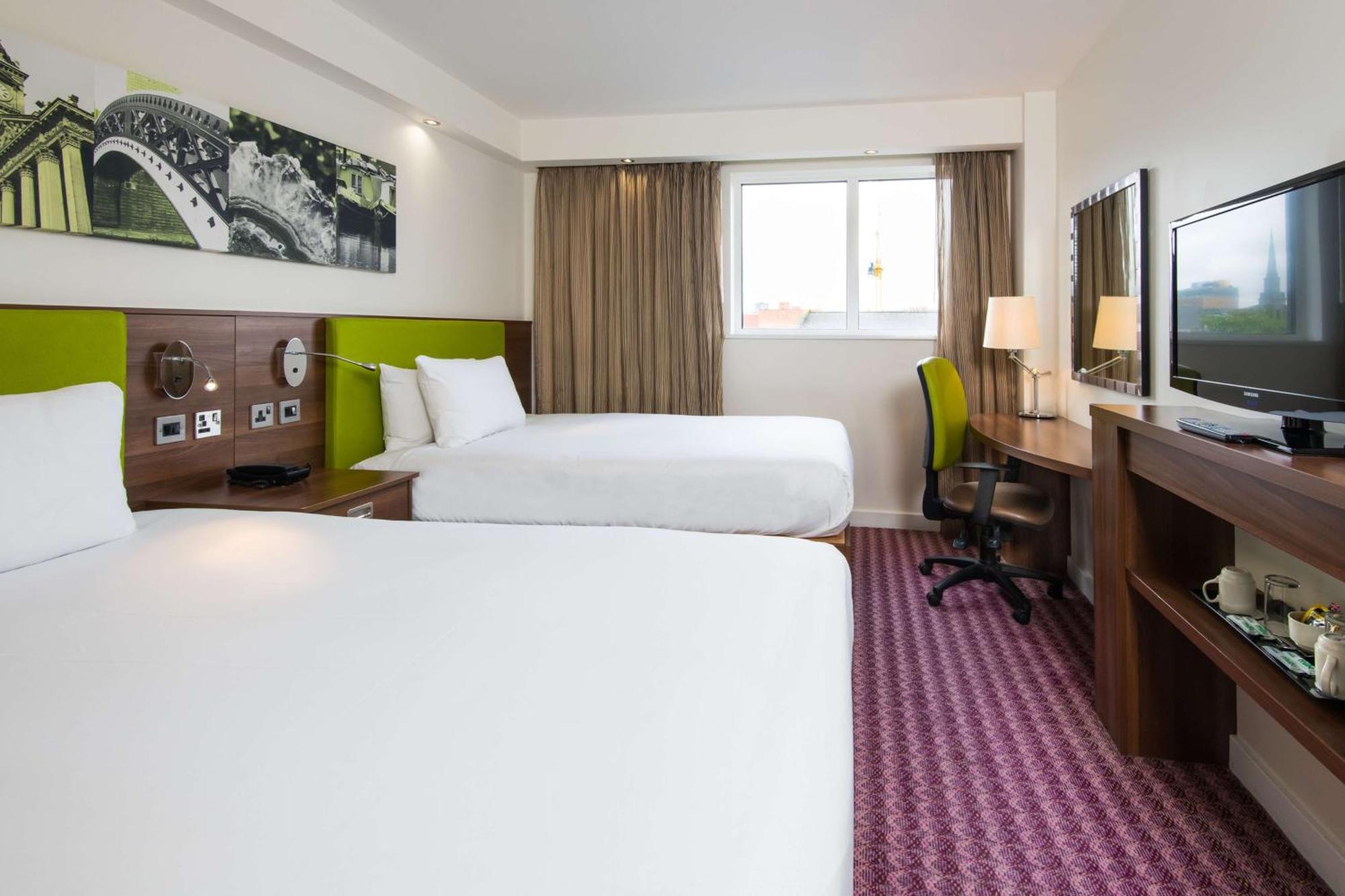 Twin Room,1552608649:JPEG