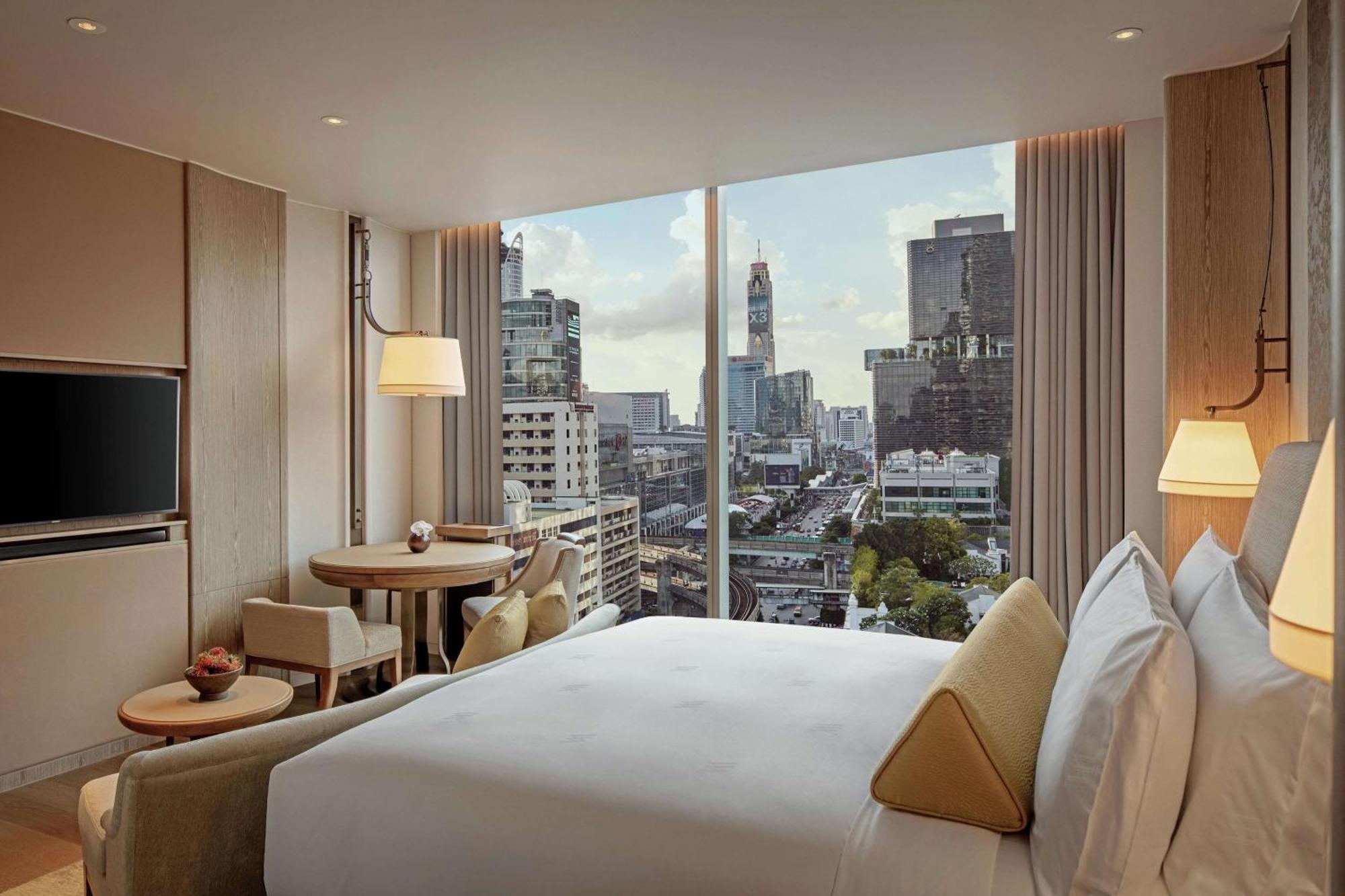 Deluxe King Room City View