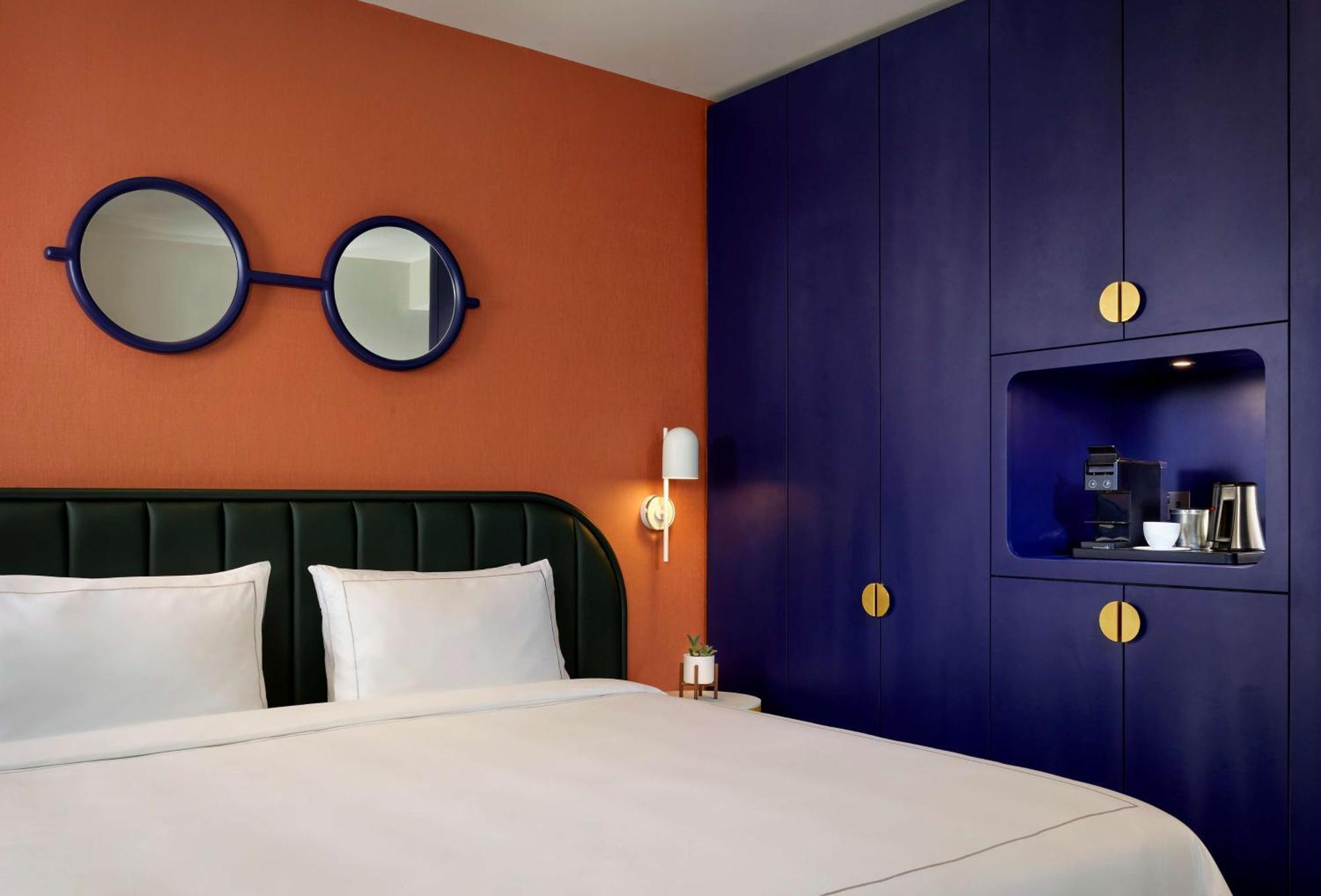 Studio King Suite