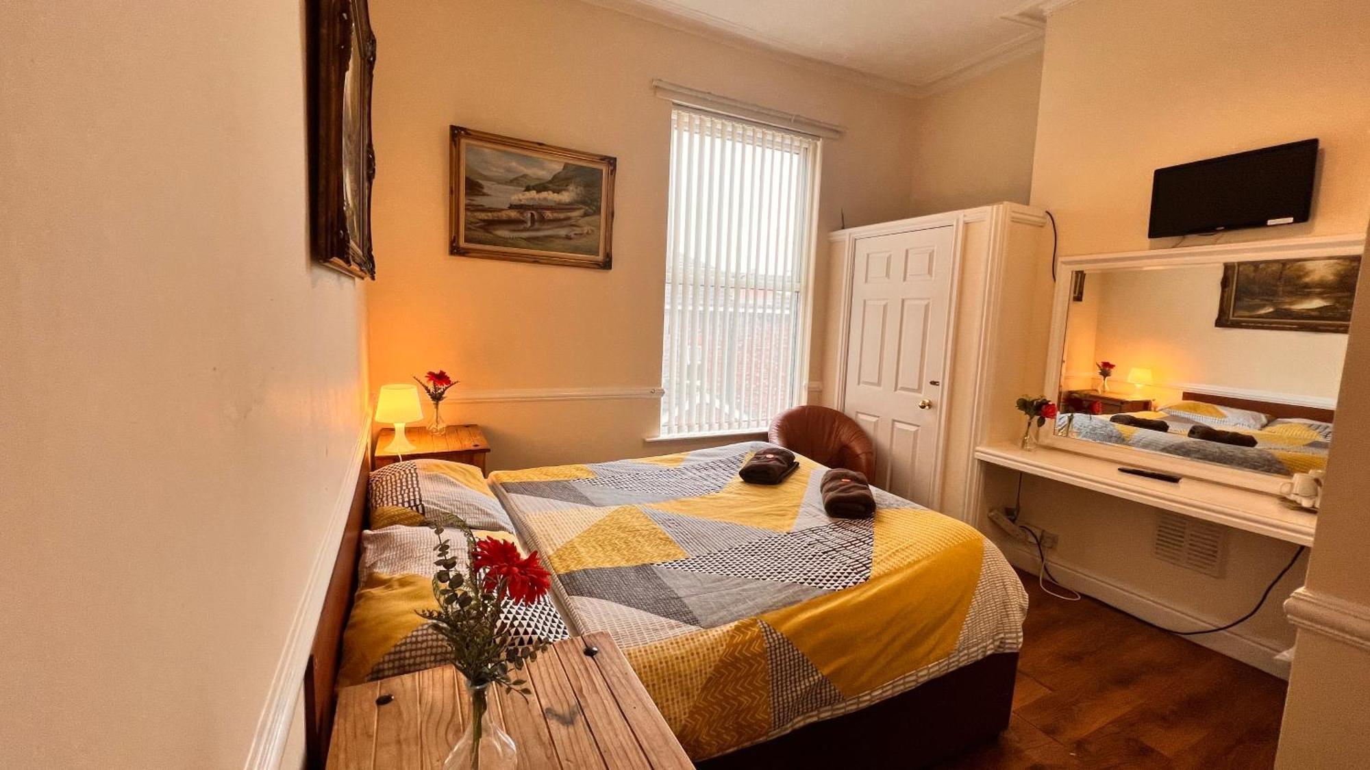 Double Room Private Bathroom