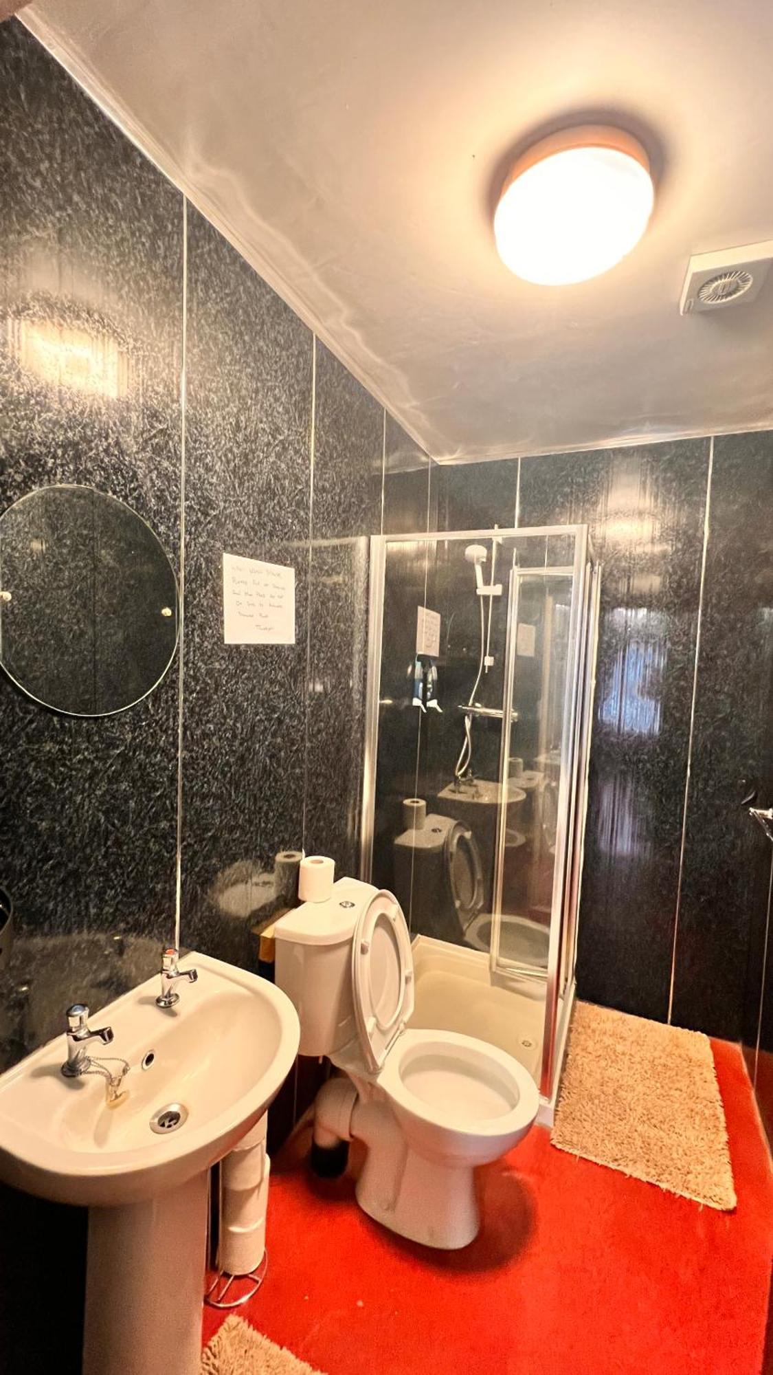 Double Room Private Bathroom