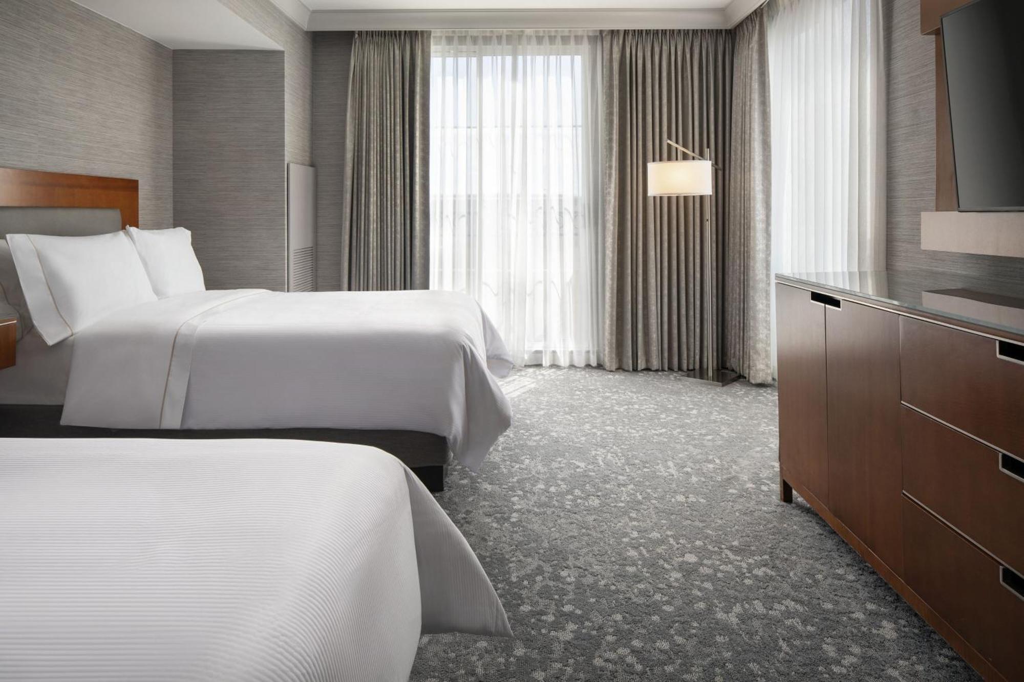 Suite 2 Double Sofa bed Corner room Top floor Balcony,1356333887:JPEG