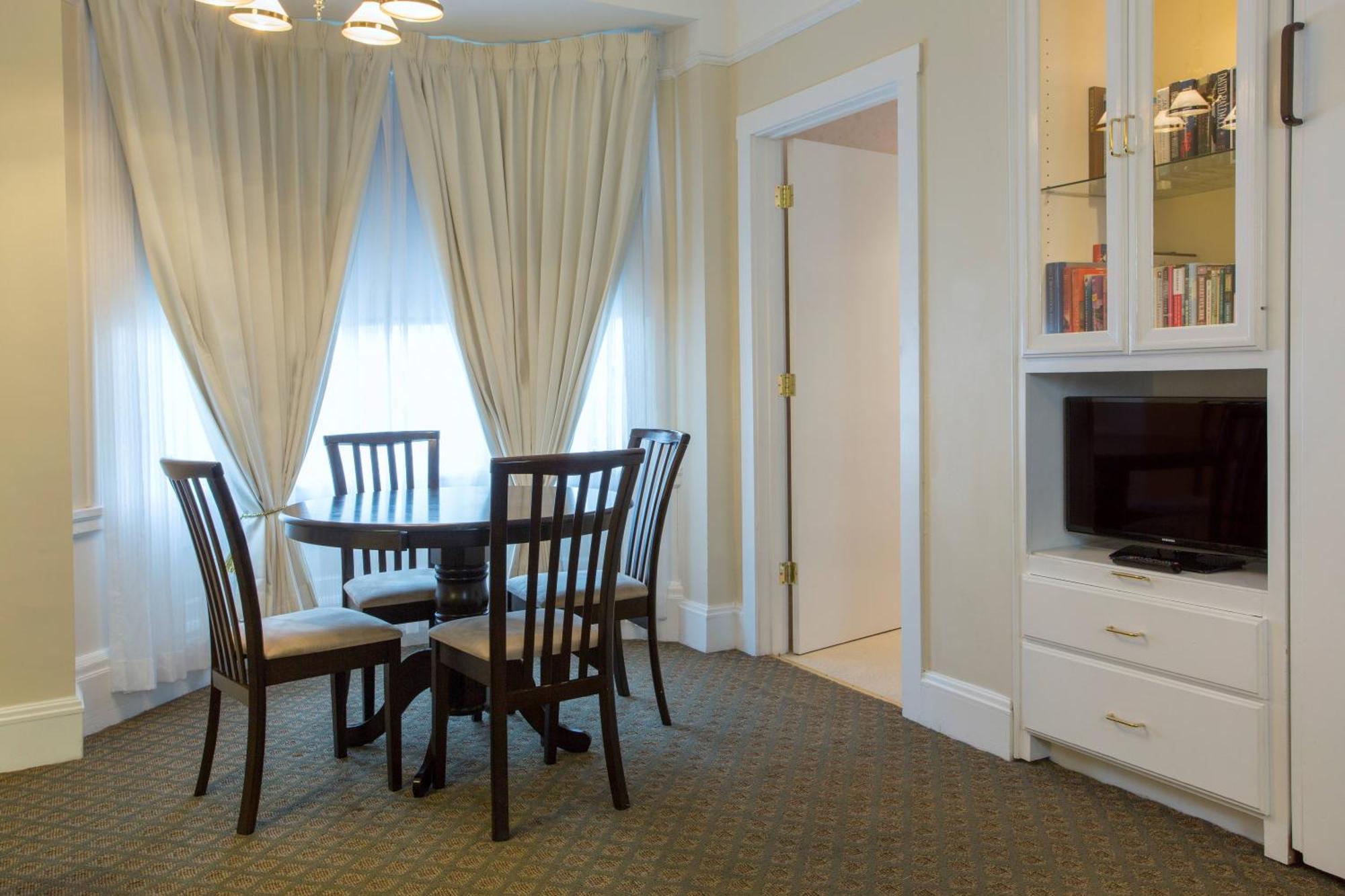 One Bedroom Suite Kitchen