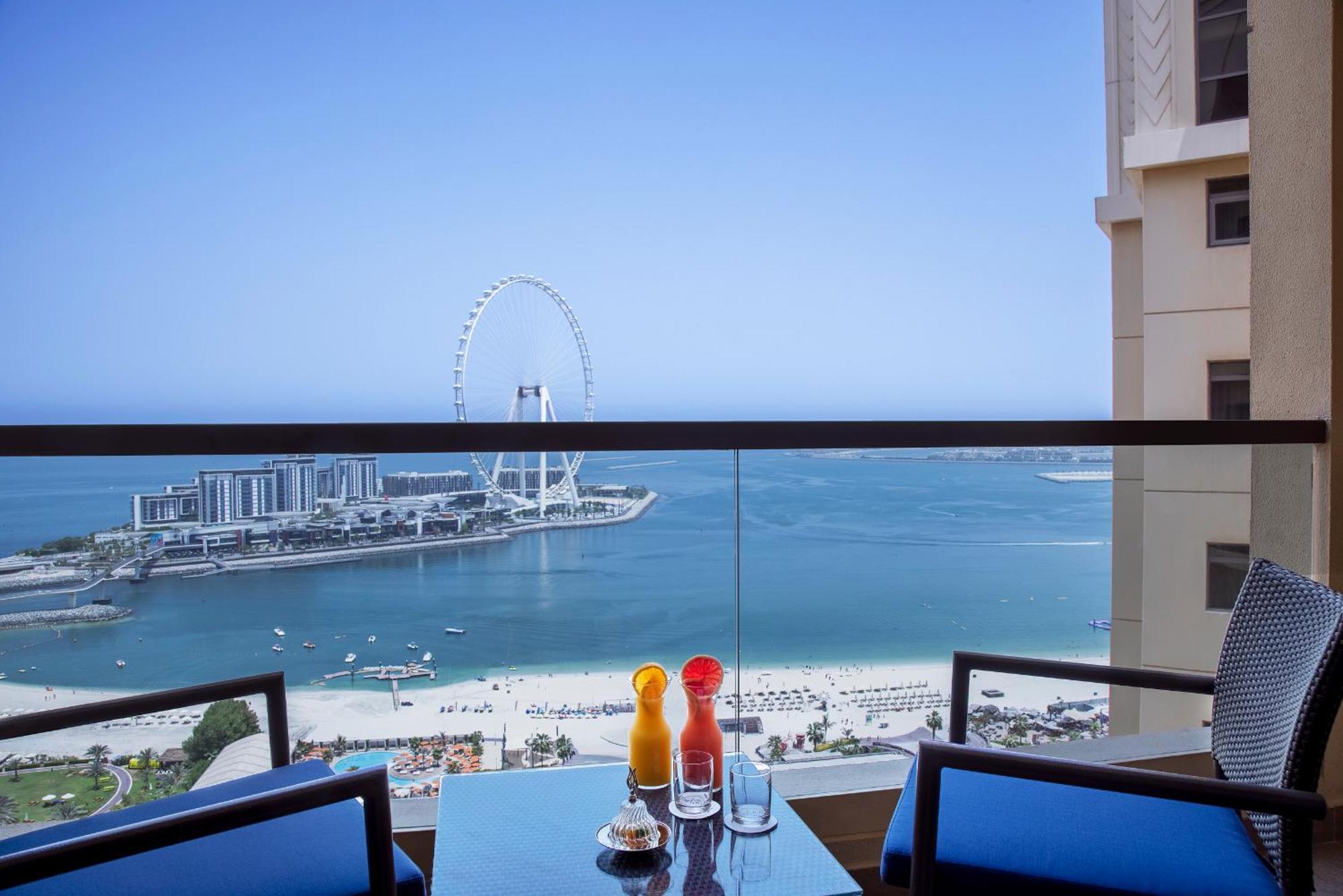 Ain Dubai Sea View Room Balcony King Bed