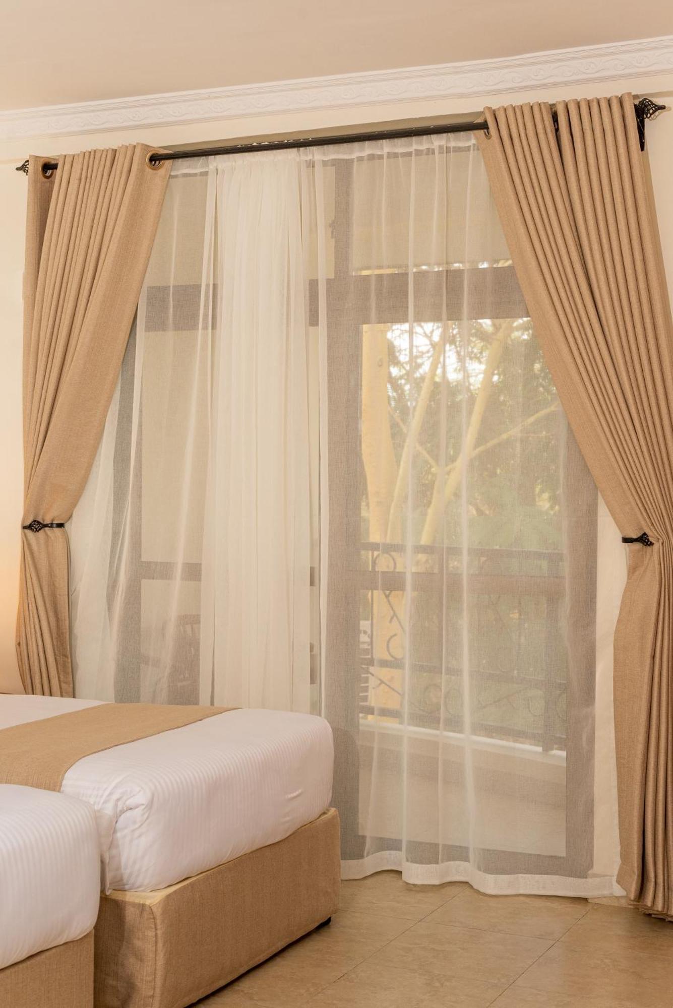 Basic Triple Room