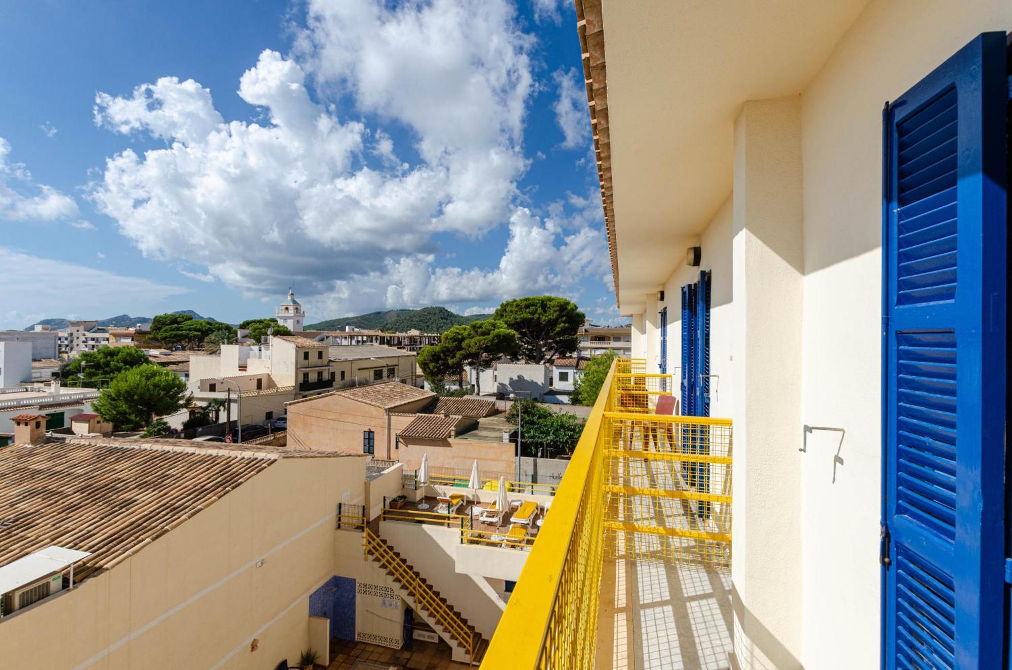 Single Room Balcony