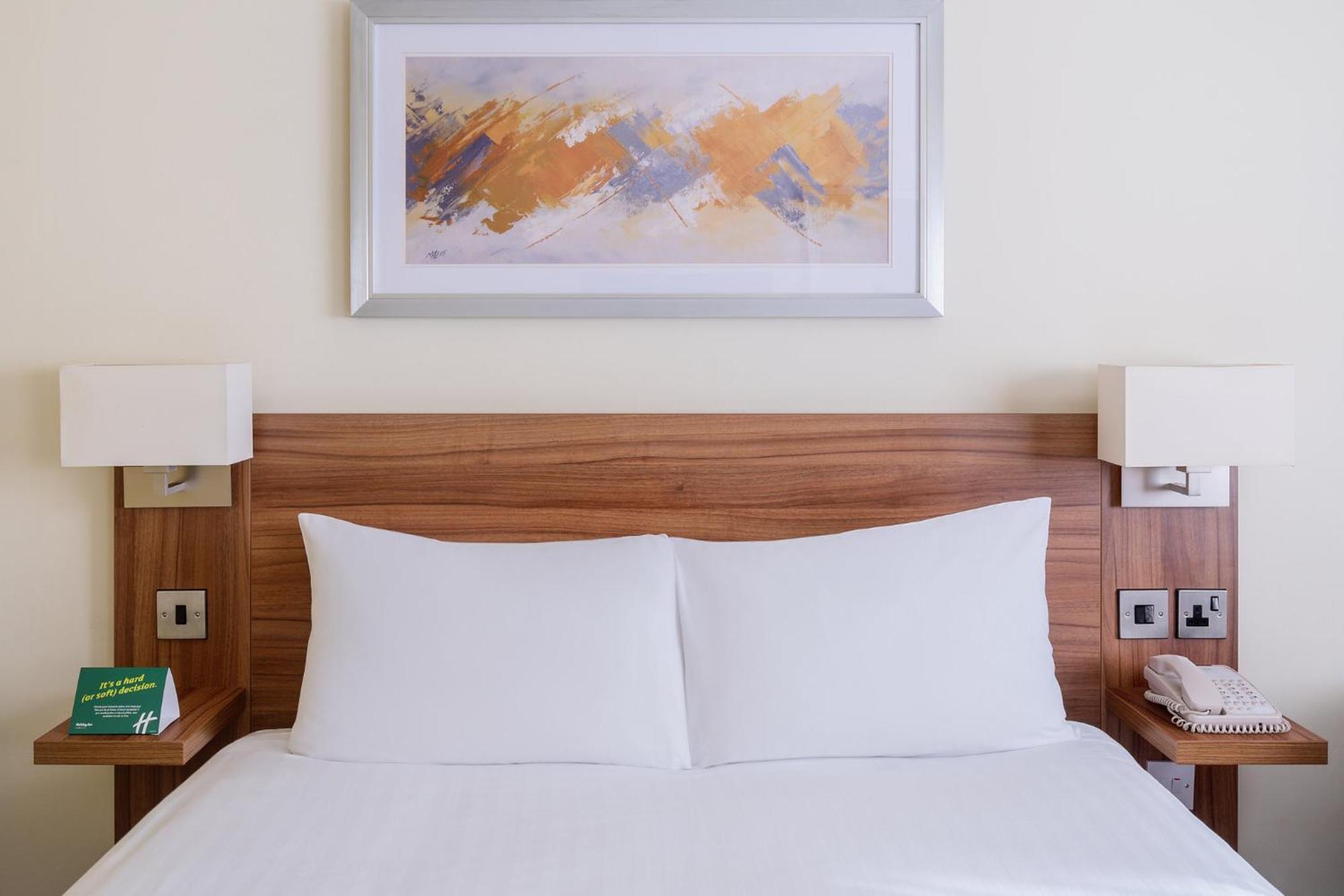 Standard Twin Room Disability Access