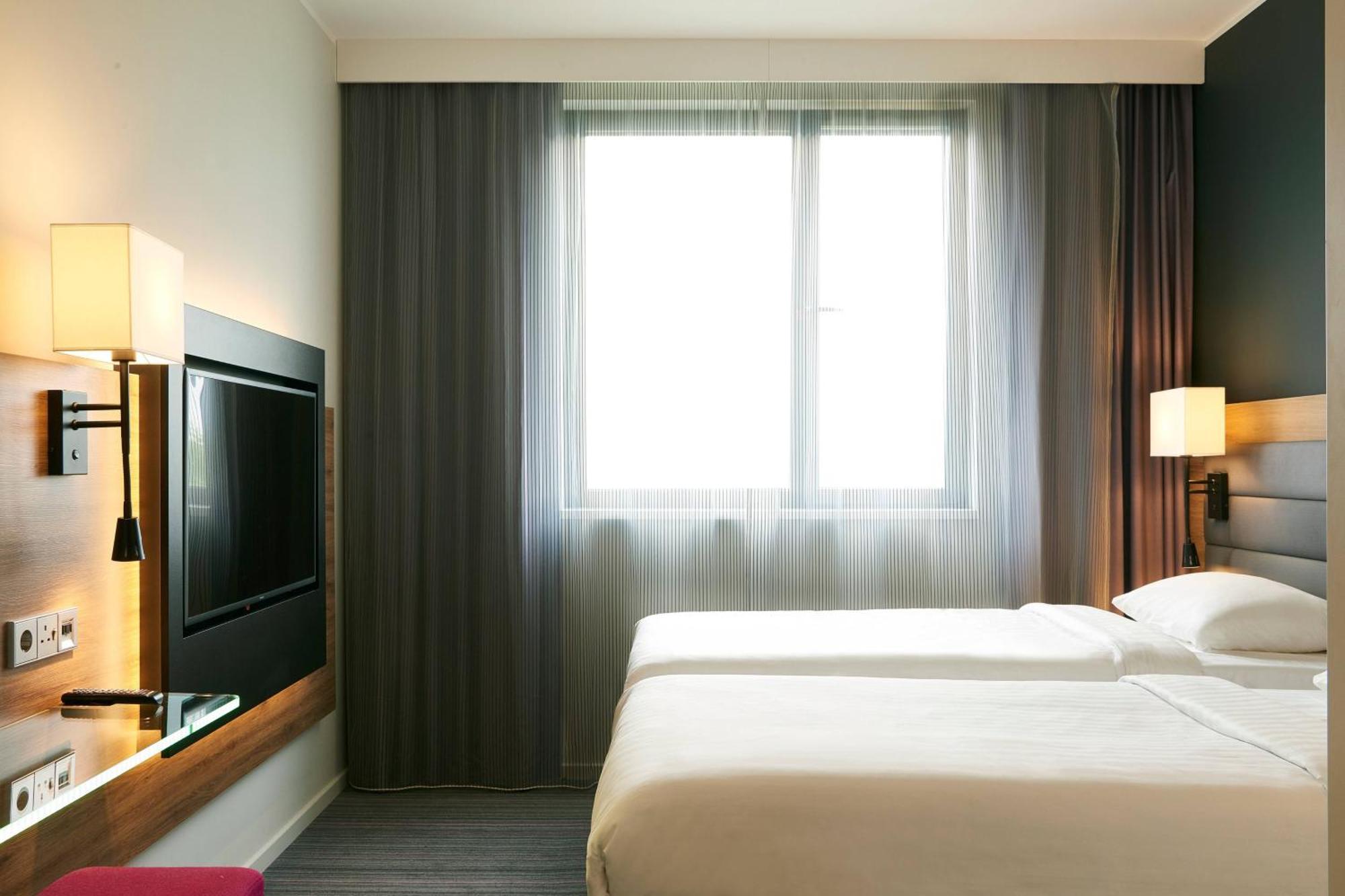 Moxy Double Sleeper, Guest room, 2 Twin/Single Bed(s),1553744776:JPEG