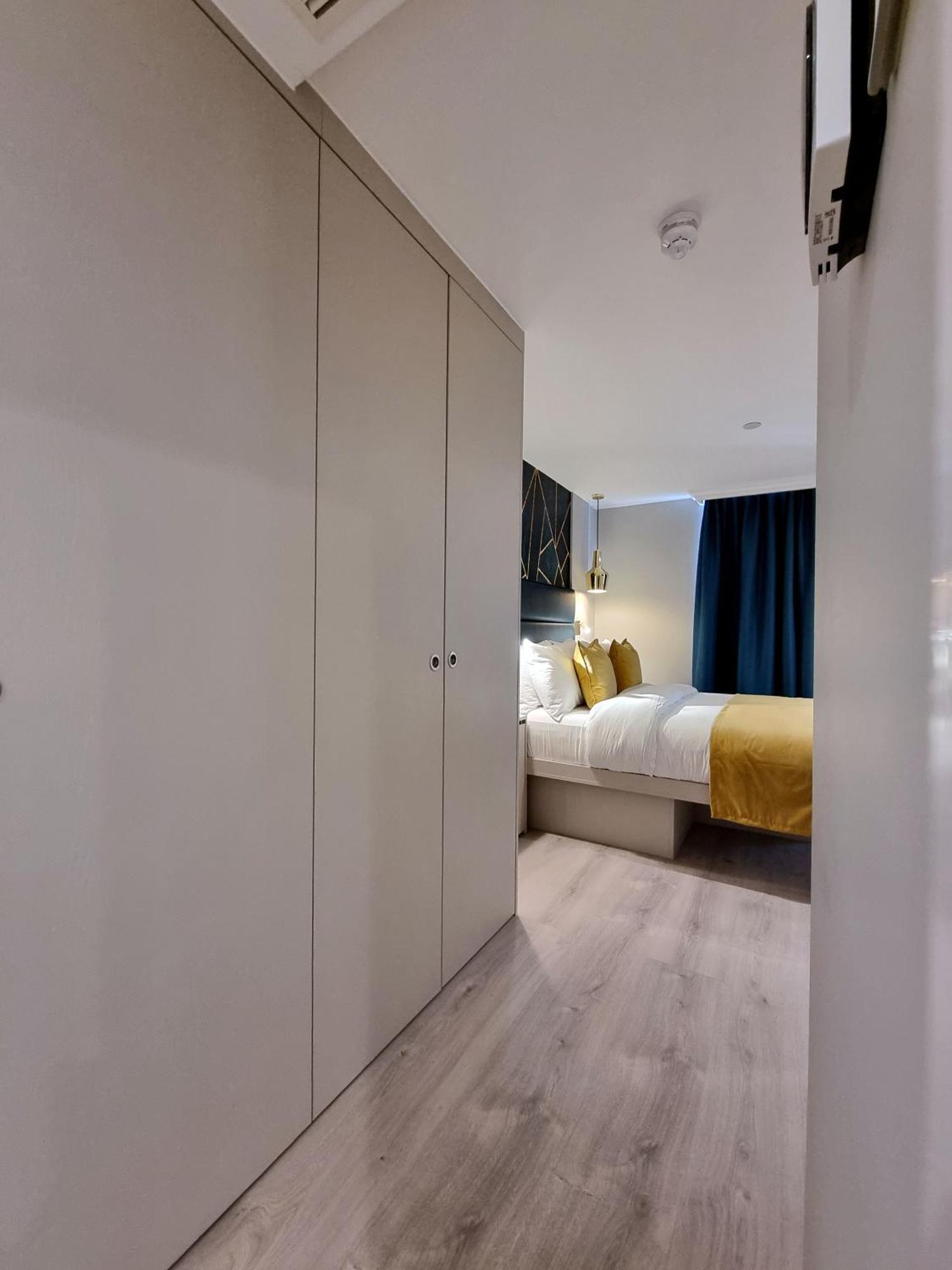 Double Studio Lower Ground floor No Windows