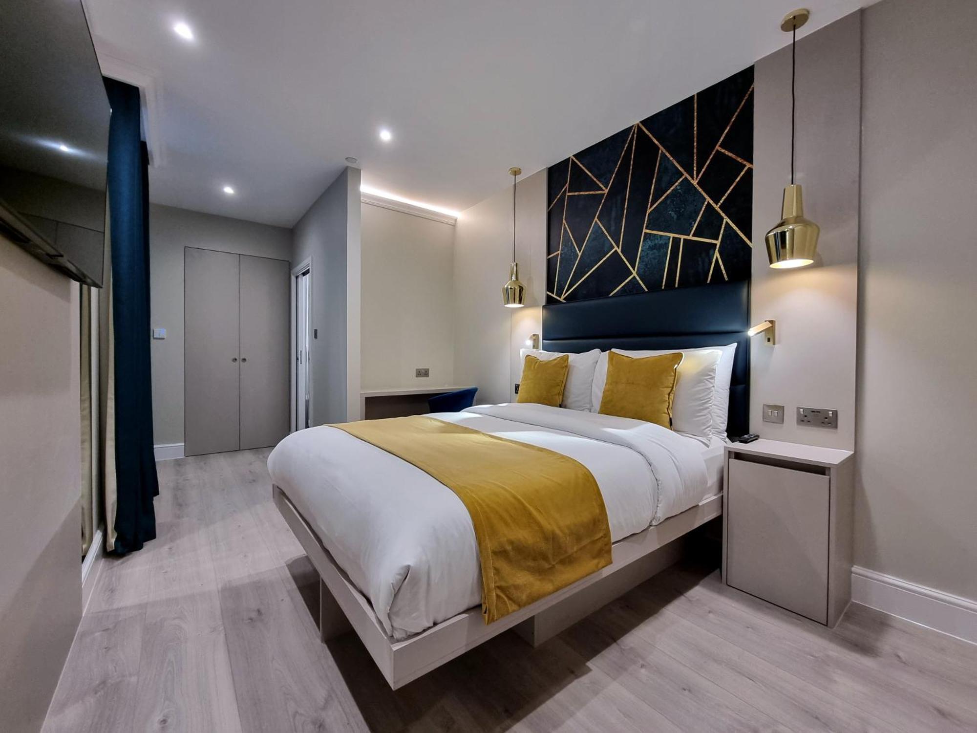 Signature Jacuzzi Suite