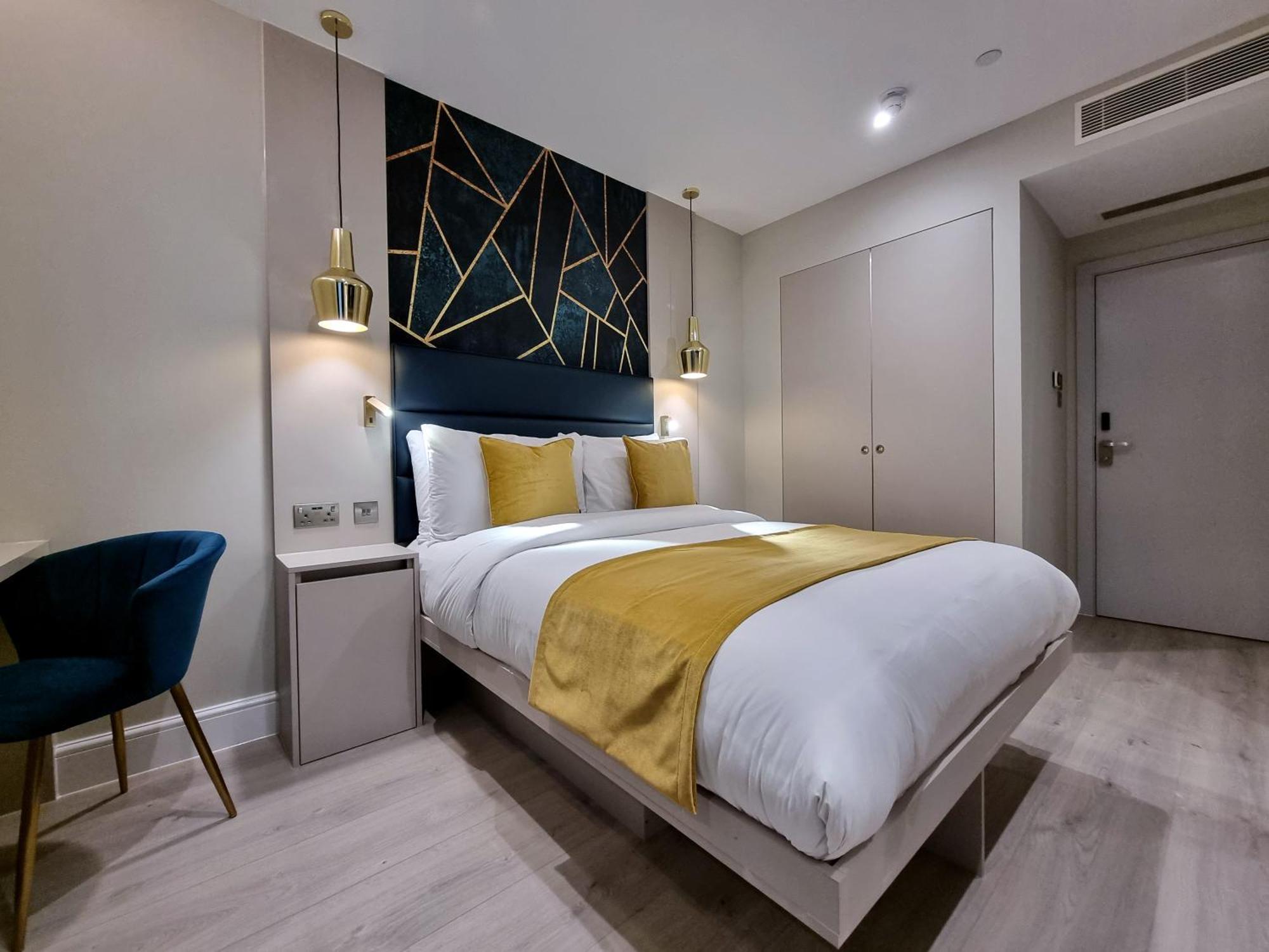 Signature Jacuzzi Suite