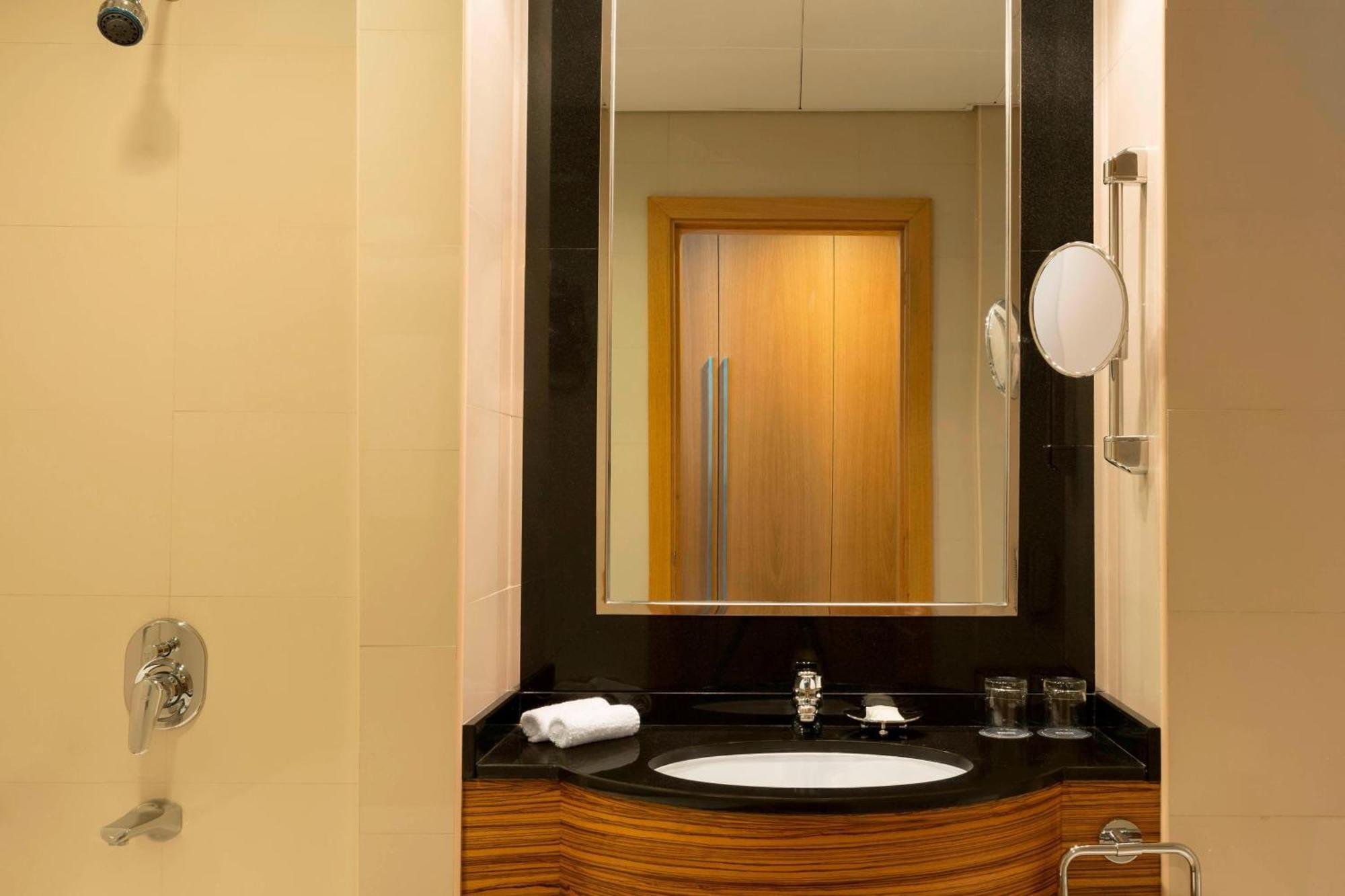 1 Bedroom Suite 1 King