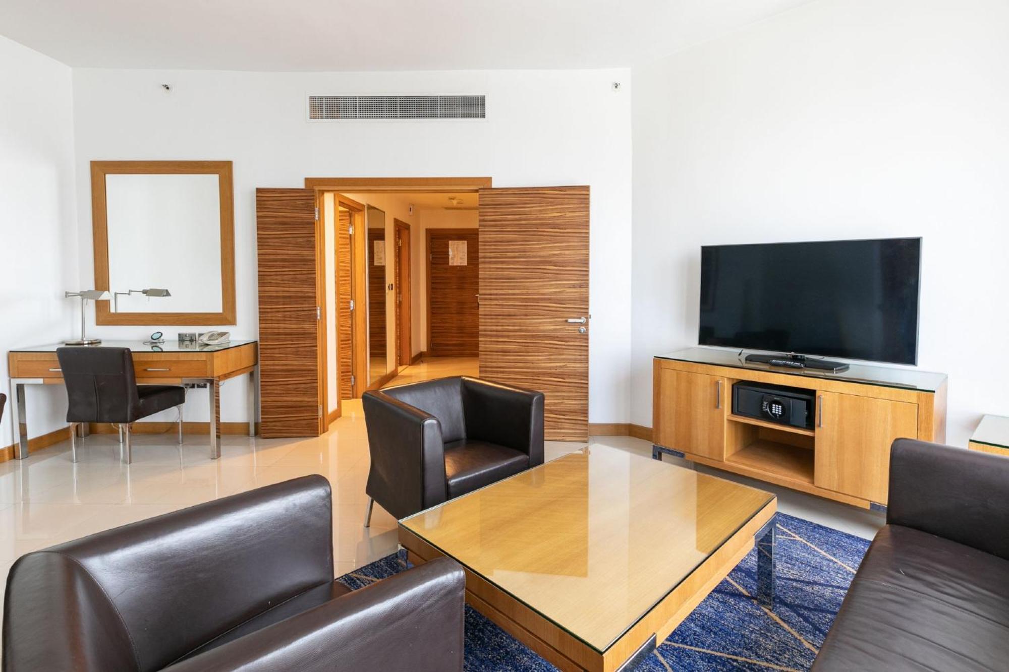 1 Bedroom Suite 1 King
