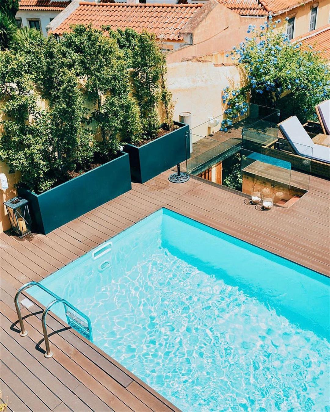 Pool Suite