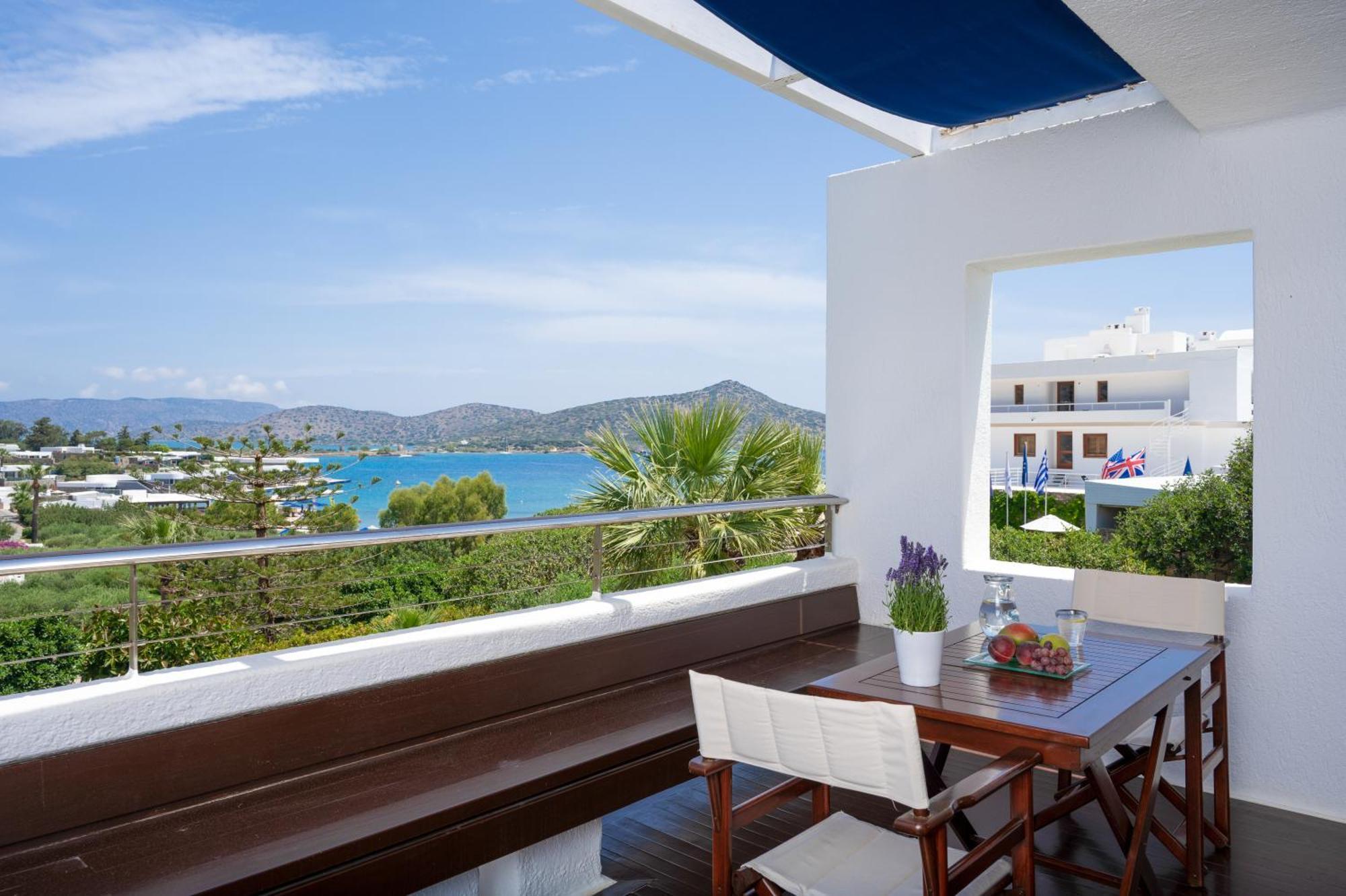 Luxury Hotel or Bungalow Suite Sea View