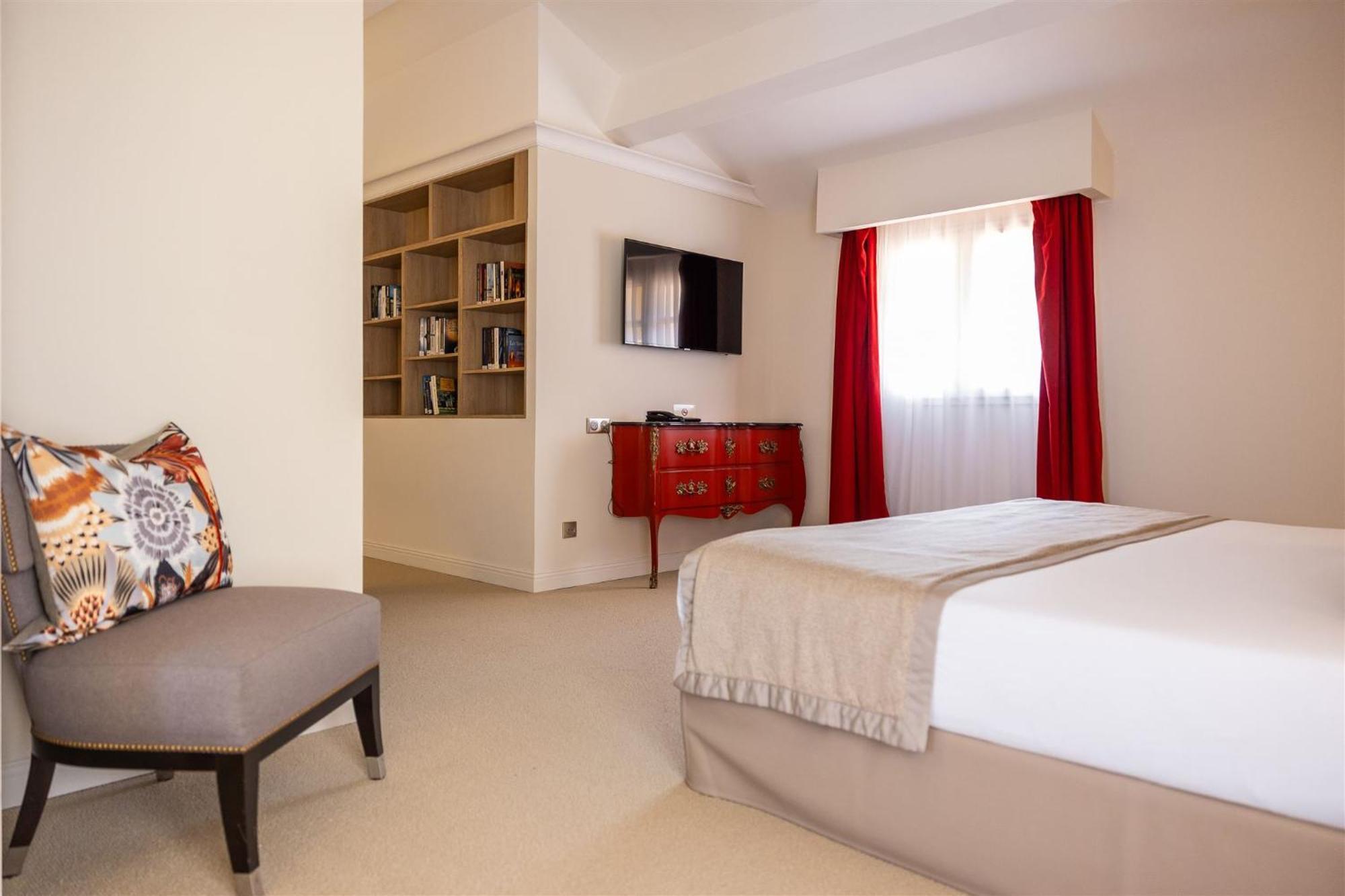 Family Suite,1554795028:JPEG