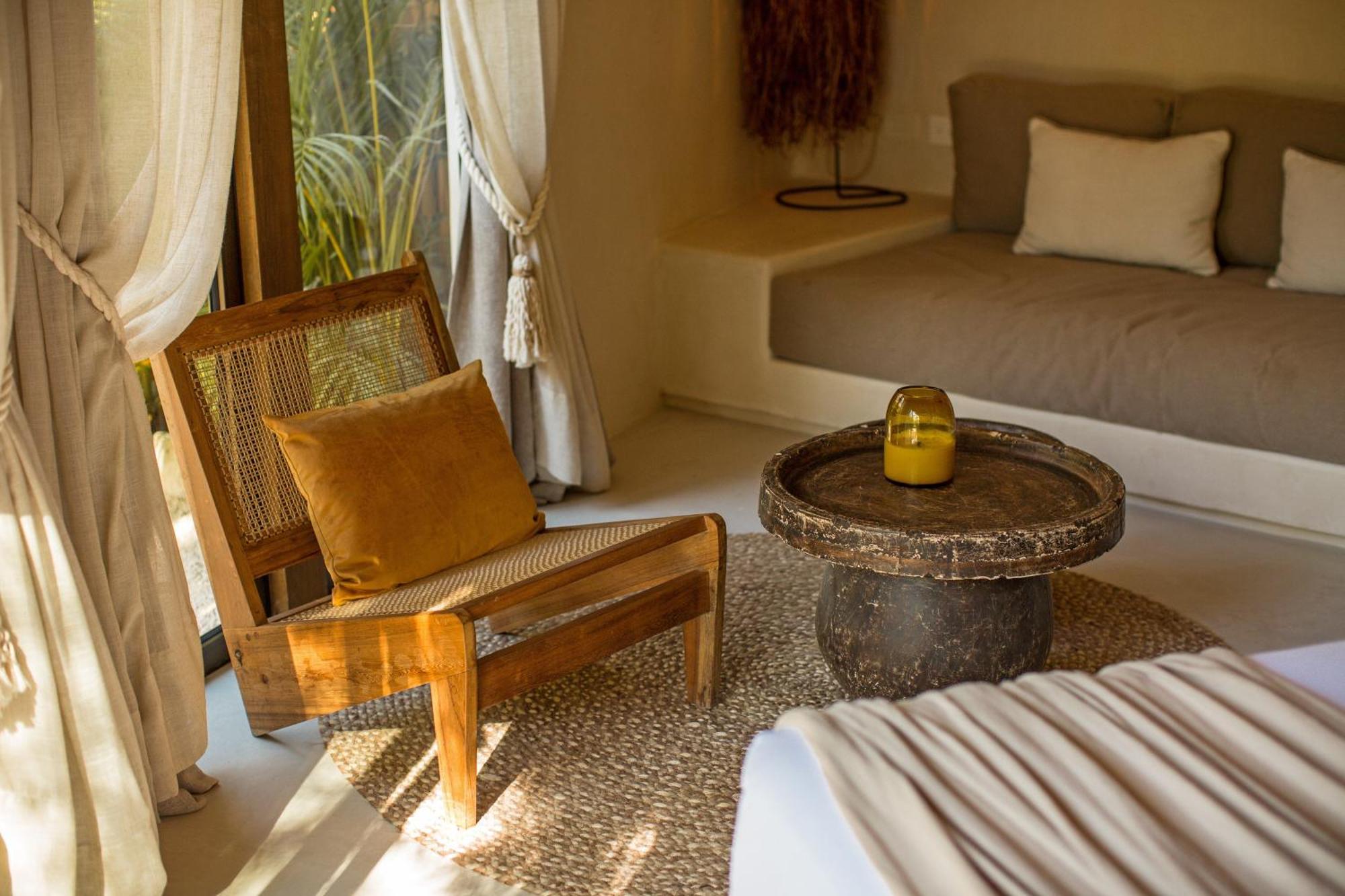 Deluxe Muare Suite