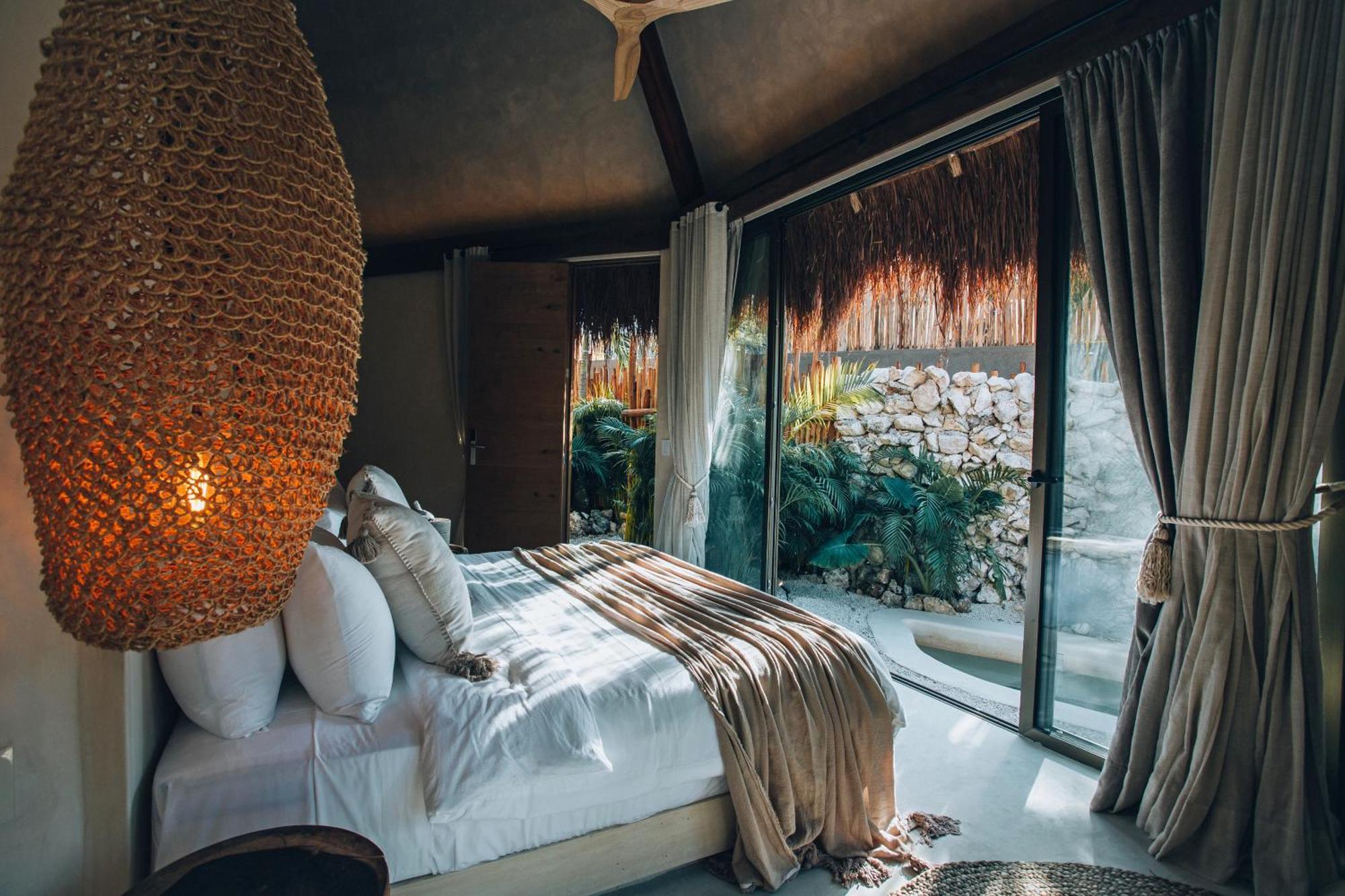 Deluxe Muare Suite