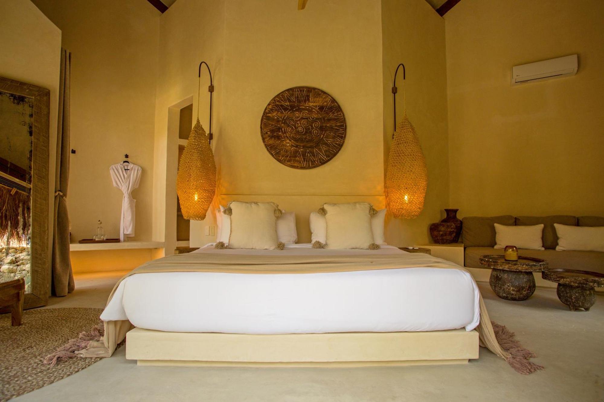 Deluxe Muare Suite