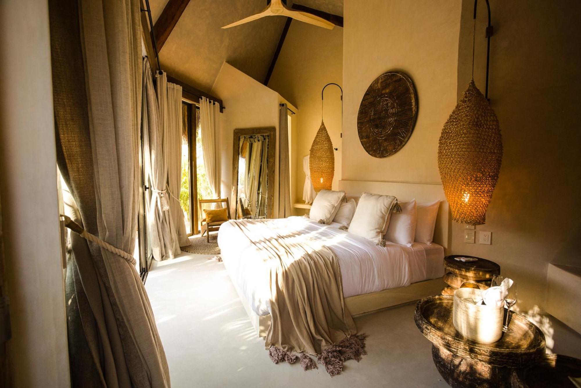 Deluxe Muare Suite