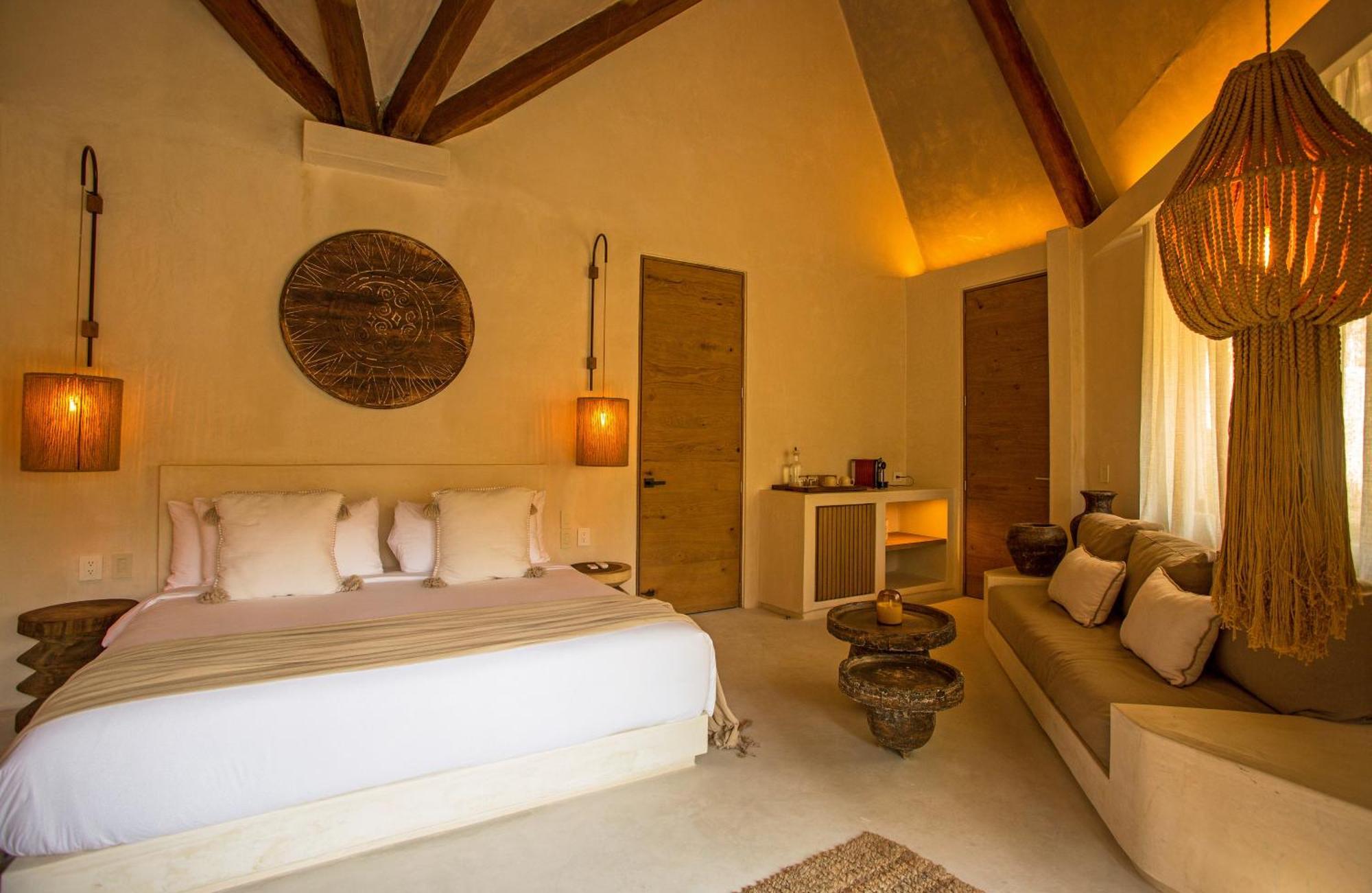 Deluxe Moon Suite