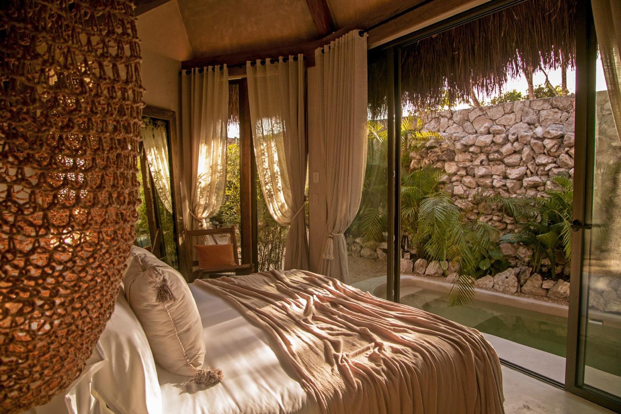 Deluxe Moon Suite