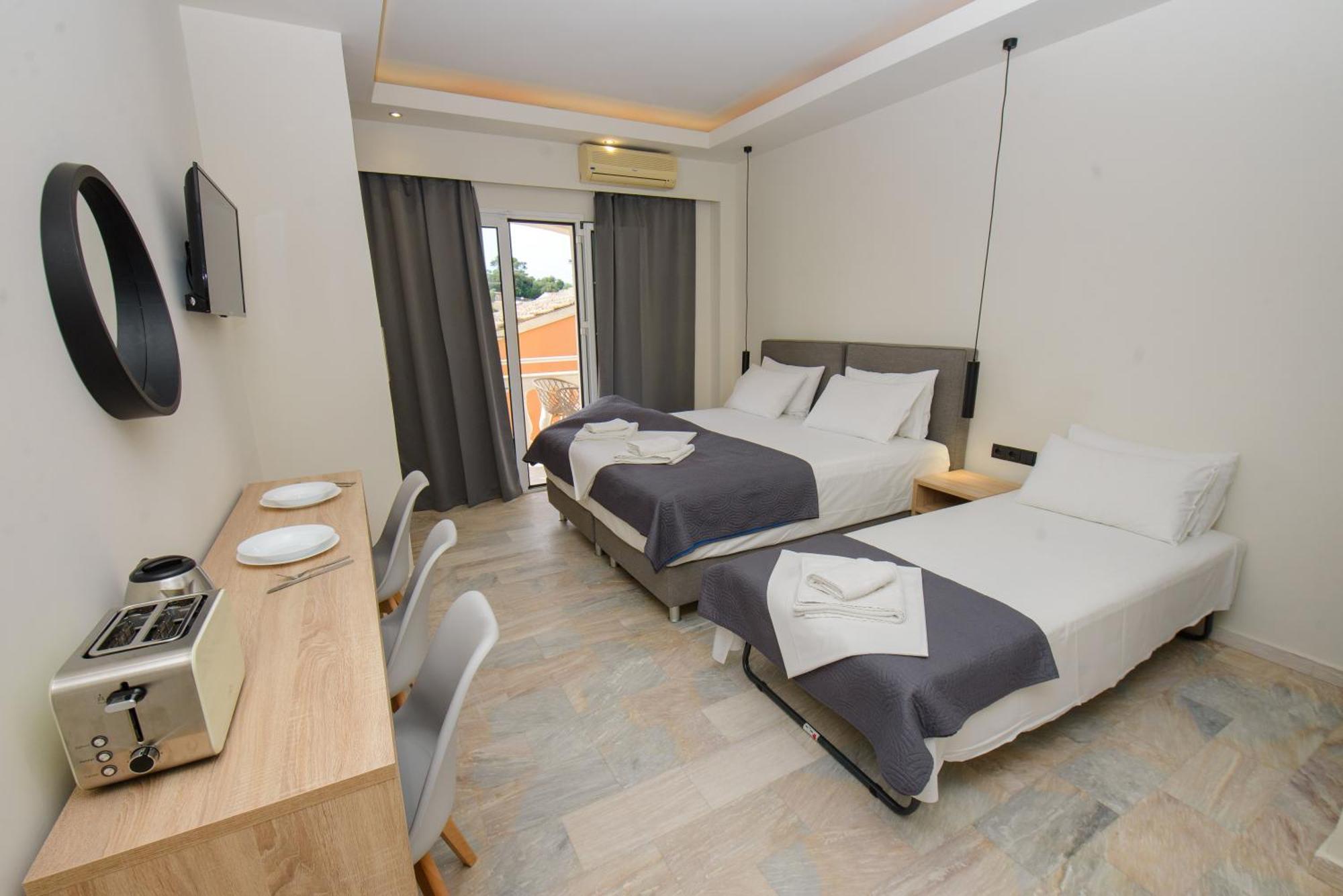 Triple Room