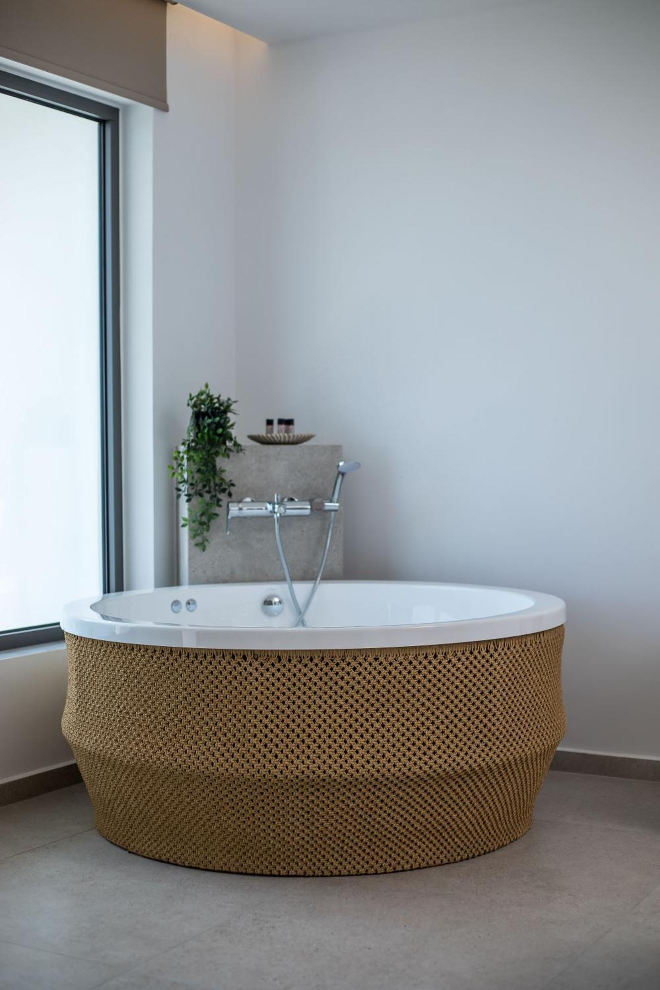 Deluxe Suite mit Whirlpool-Badewanne
