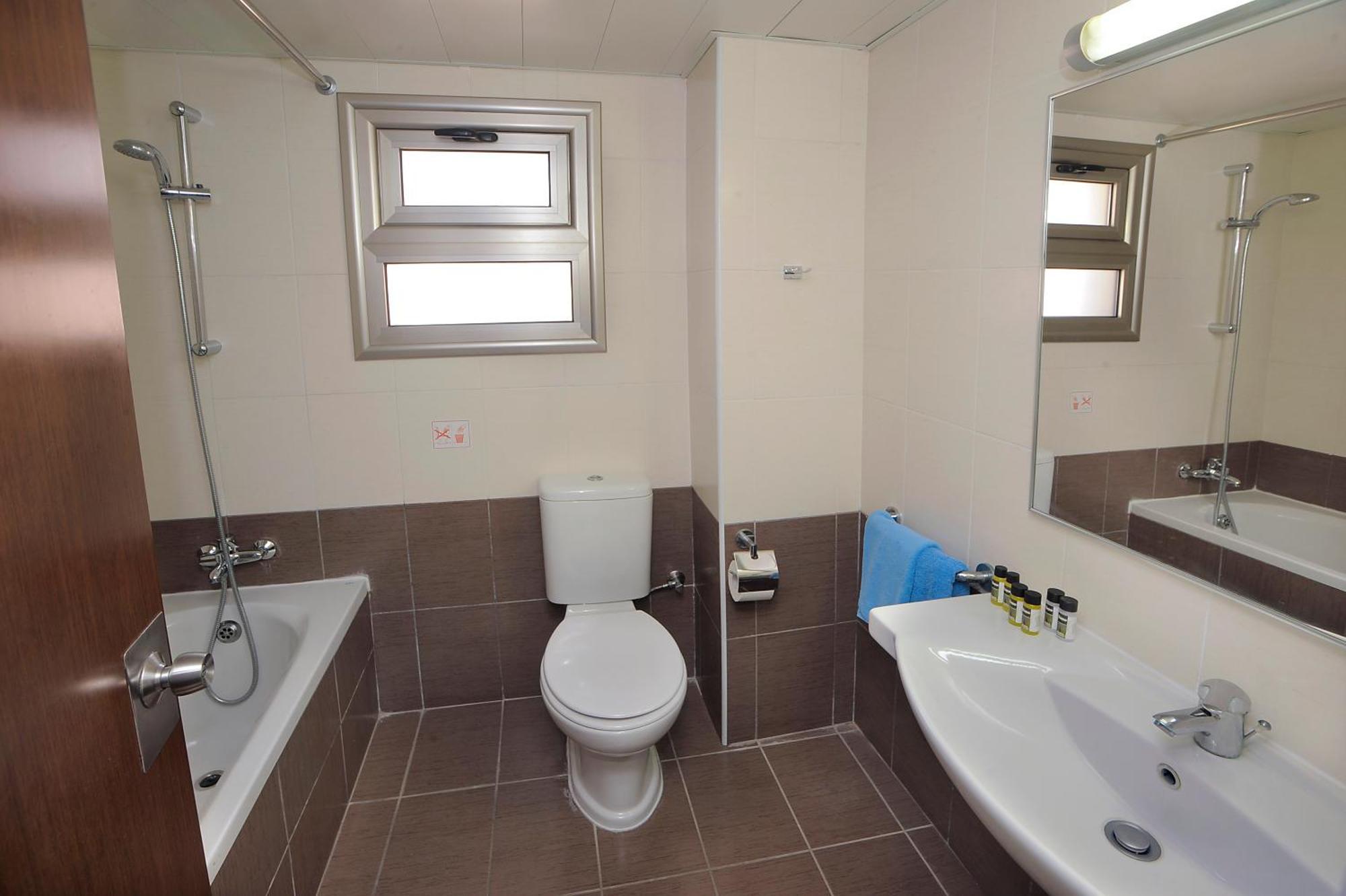 Superior One-Bedroom Apartment,1209839674:JPEG