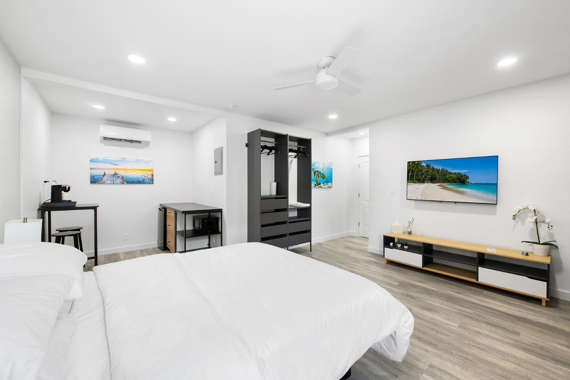 Deluxe Queen Room