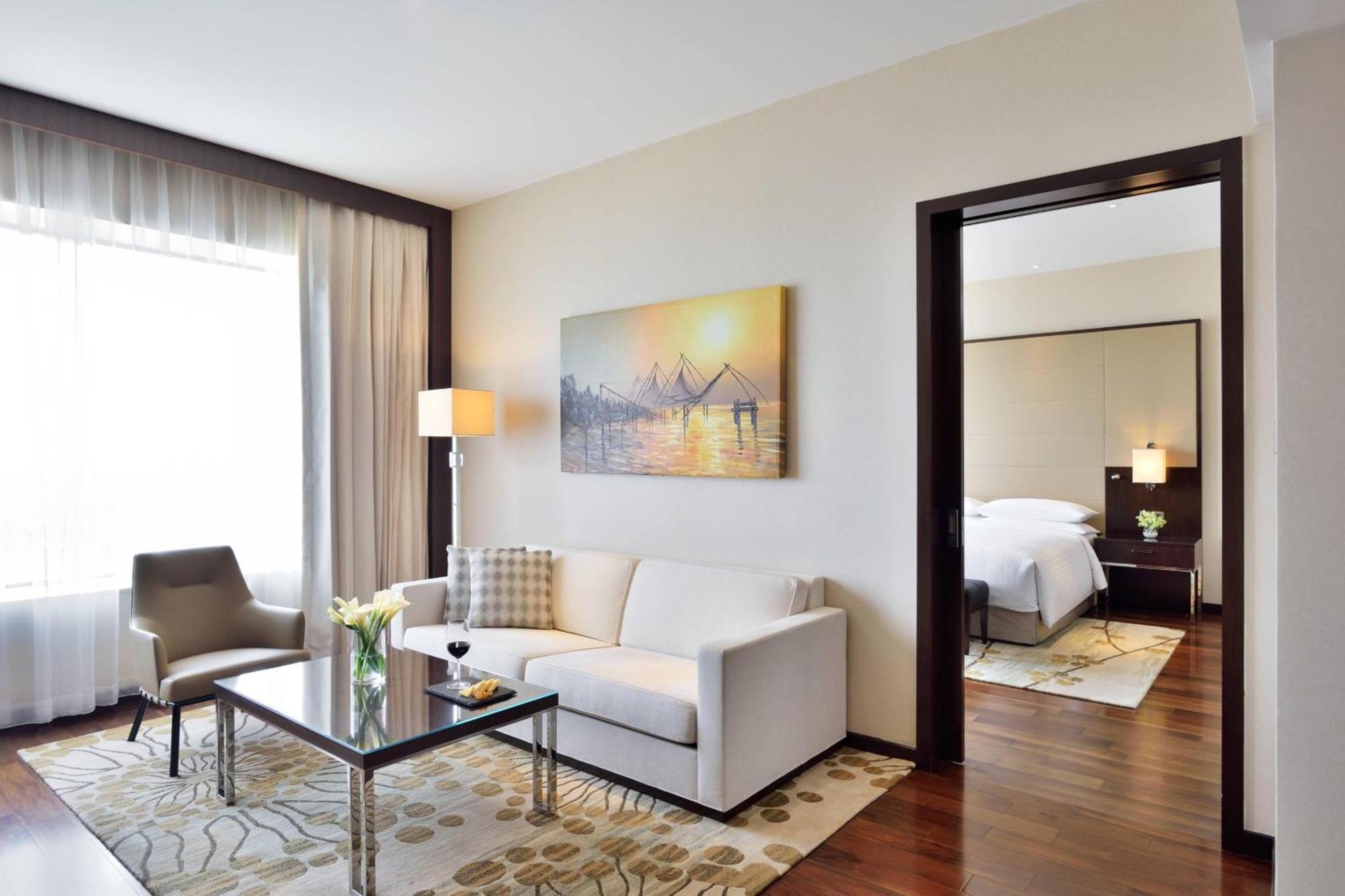Club Suite mit 1 Schlafzimmer mit 1 Kingsize-Bett und Zugang zur Executive Lounge