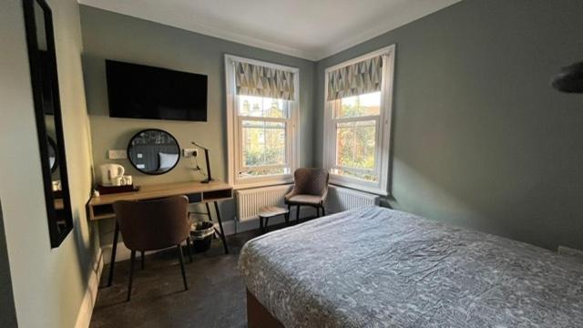 Double Room Private Bathroom