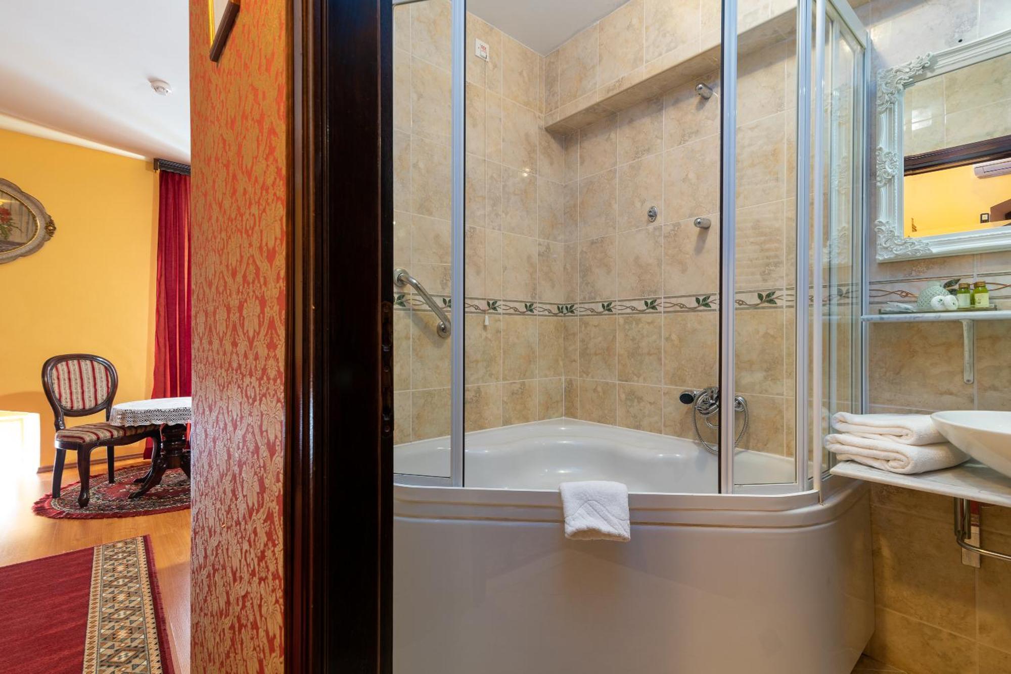 One-Bedroom Suite