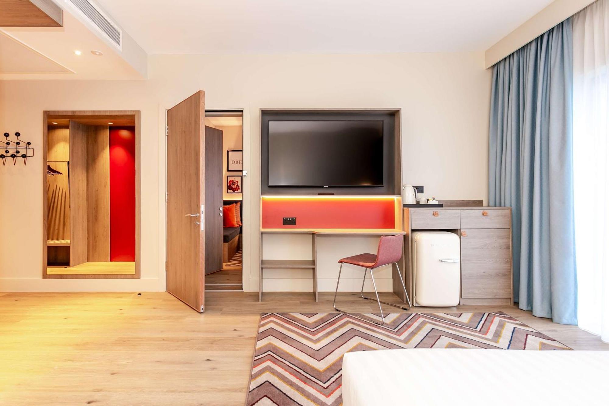 Family Connecting Rooms