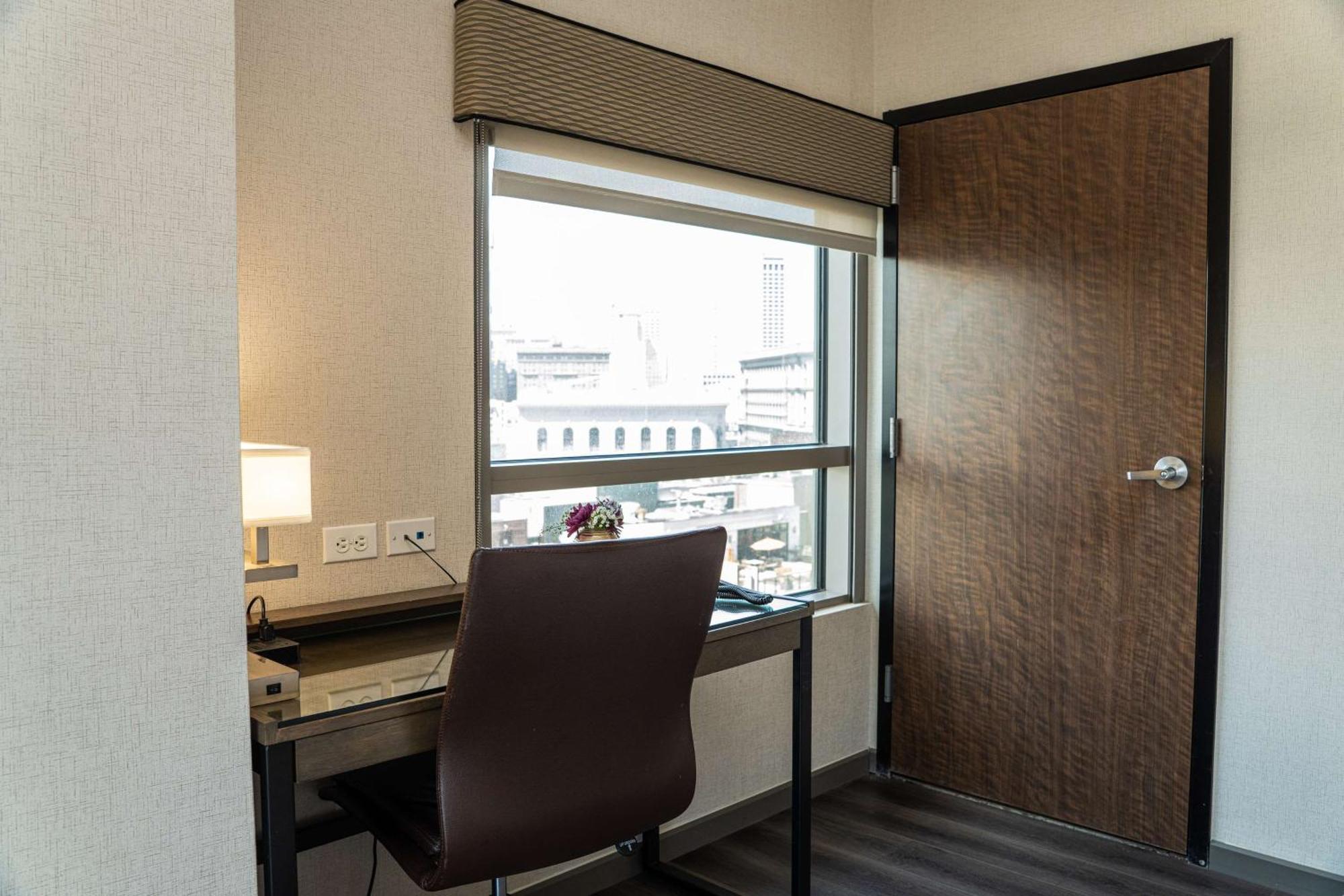 Queen Room Two Queen Beds Hearing Access or Non-Smoking
