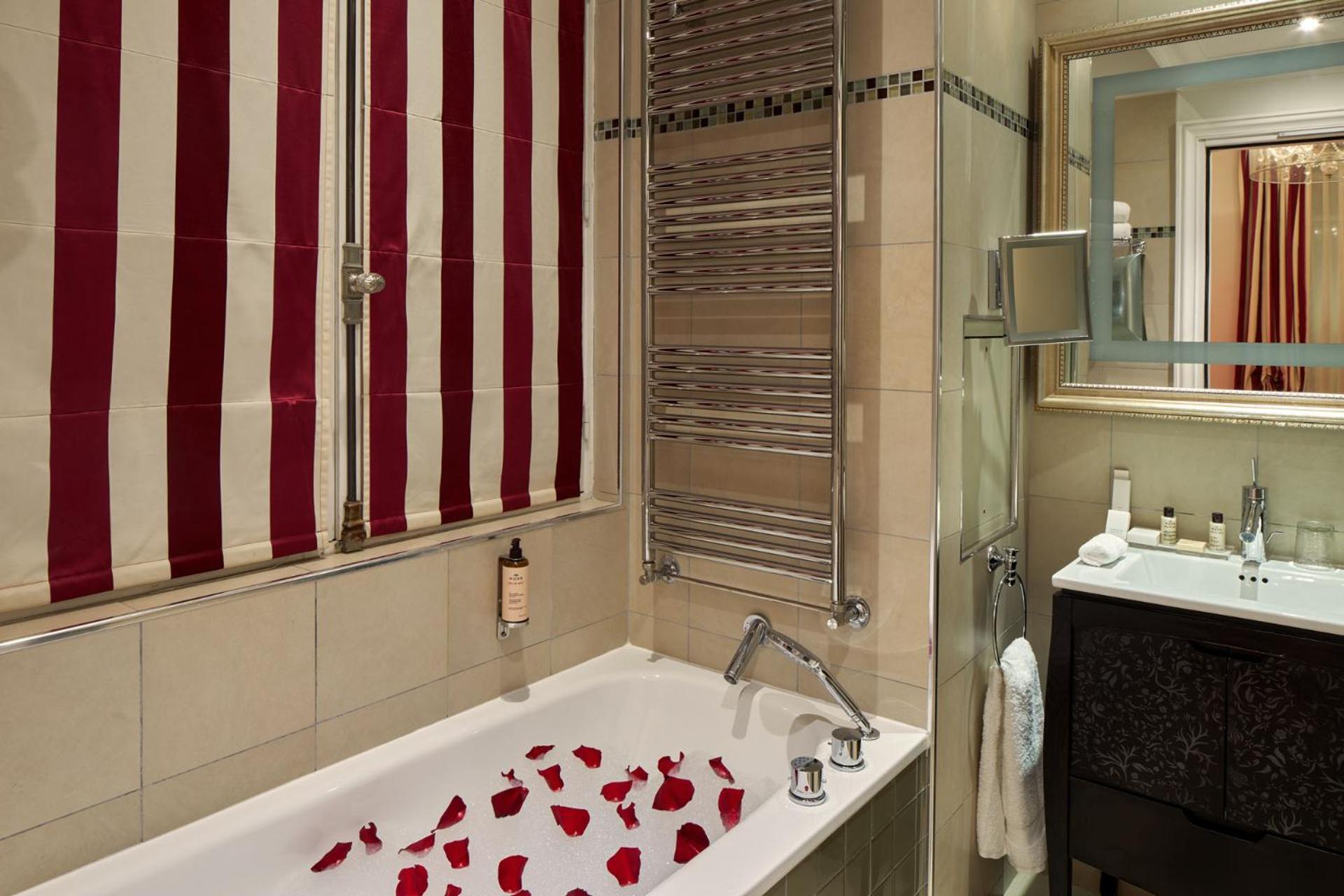 Deluxe Junior Suite